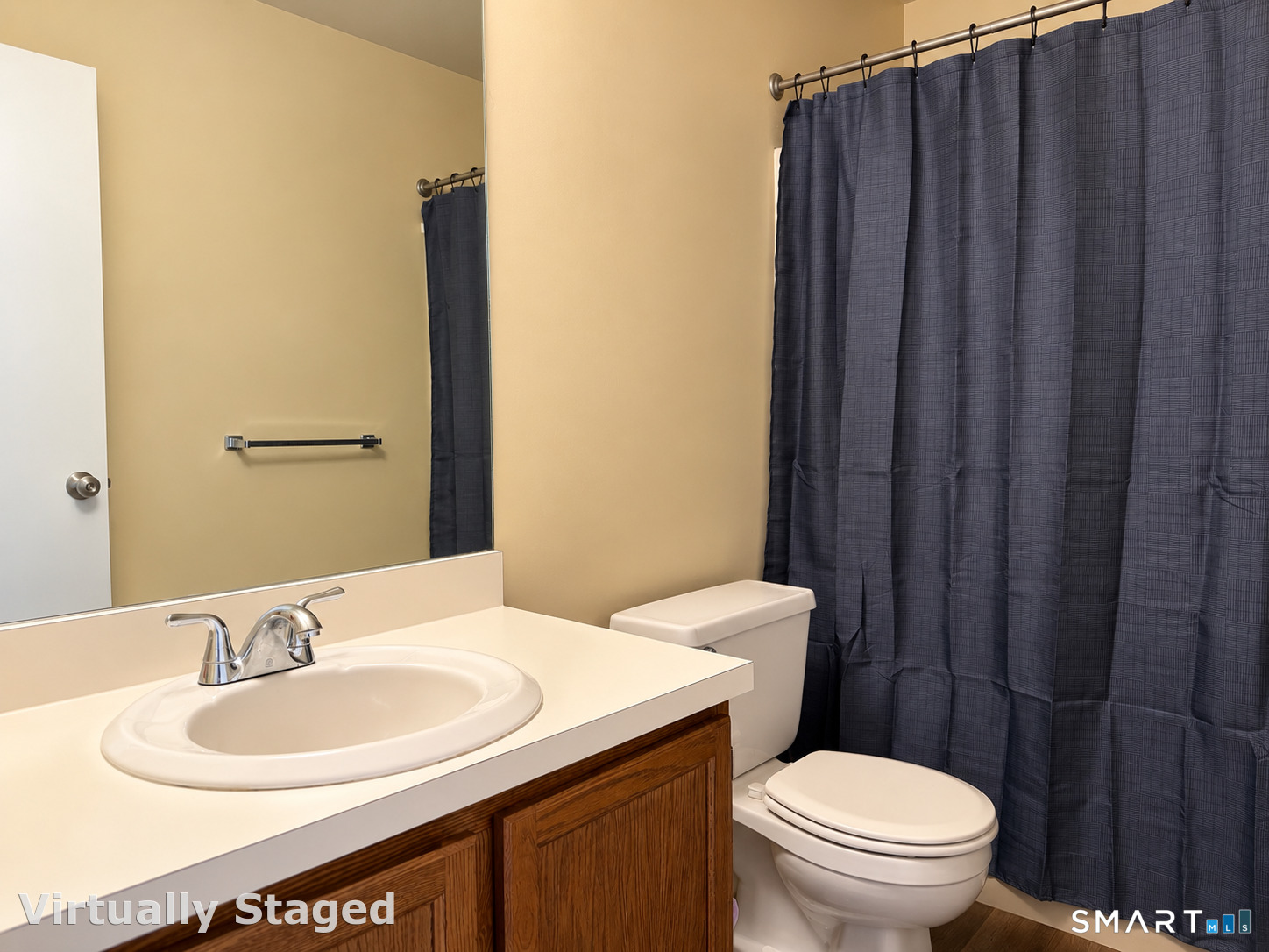 Foto 8 de Condominio en renta en 34 James Street #B, Danbury, CT — $2,300/mes