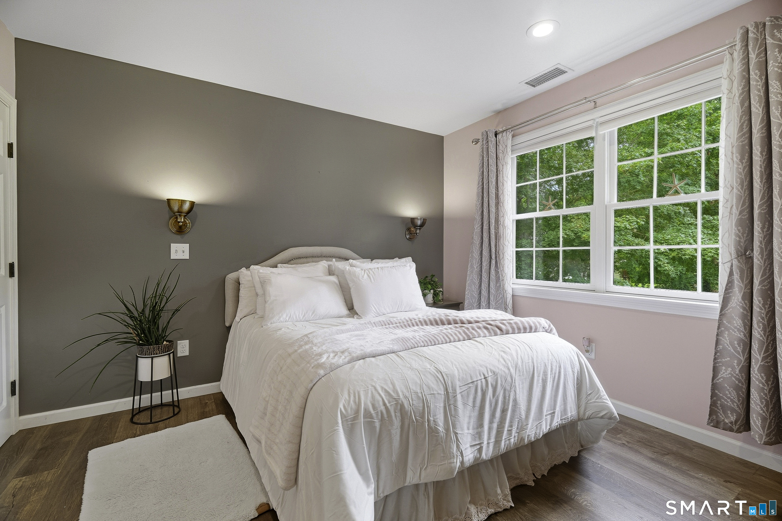 in-law/guest suite bedroom with barn door