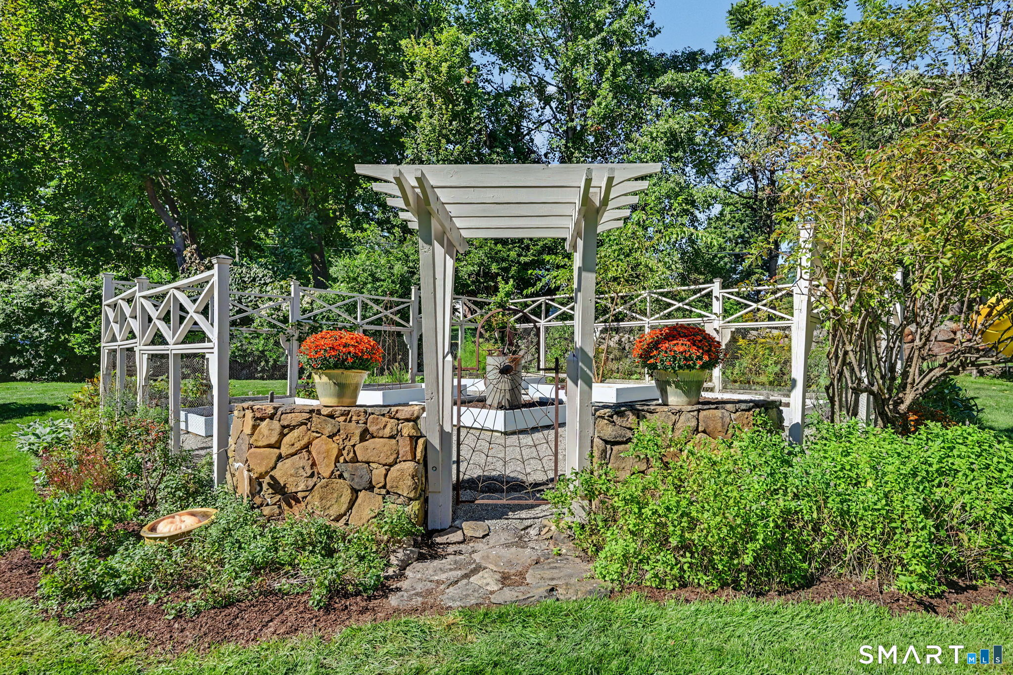 143 Chestnut Hill Road photo 38