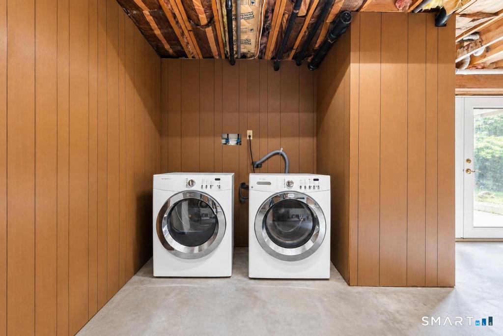 345 Harland Road photo 20