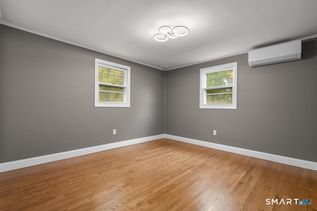345 Harland Road photo 11