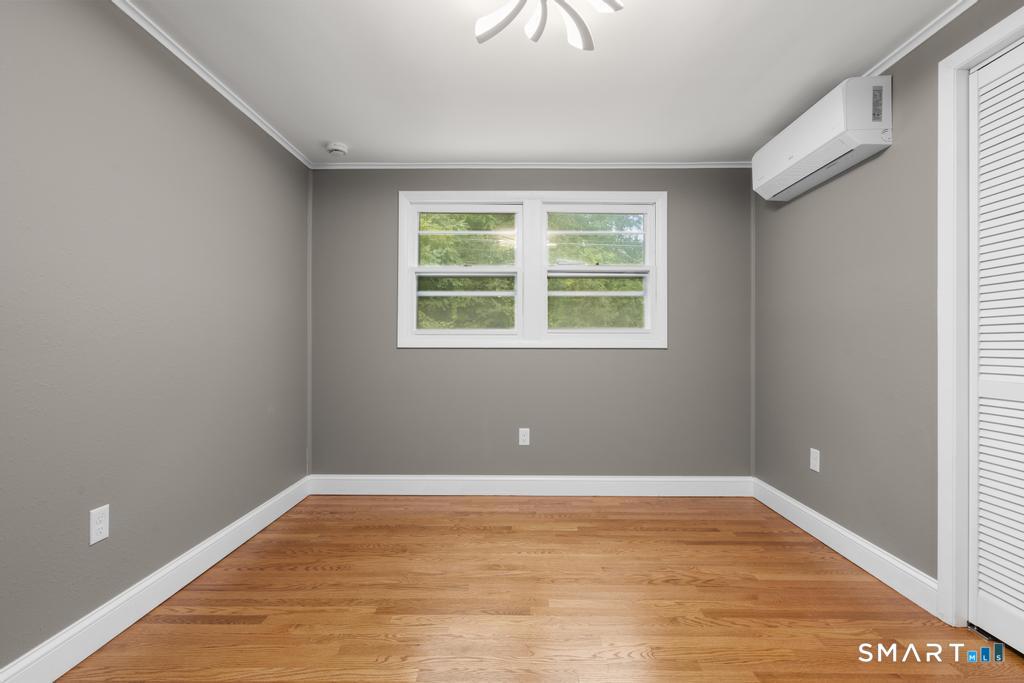 345 Harland Road photo 12