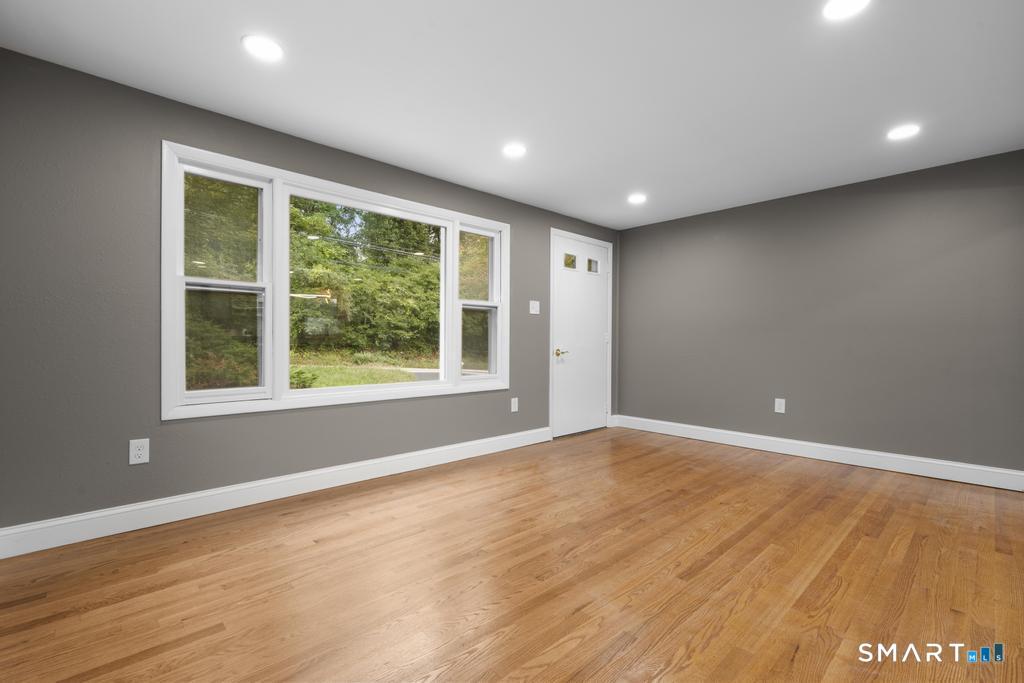 345 Harland Road photo 16