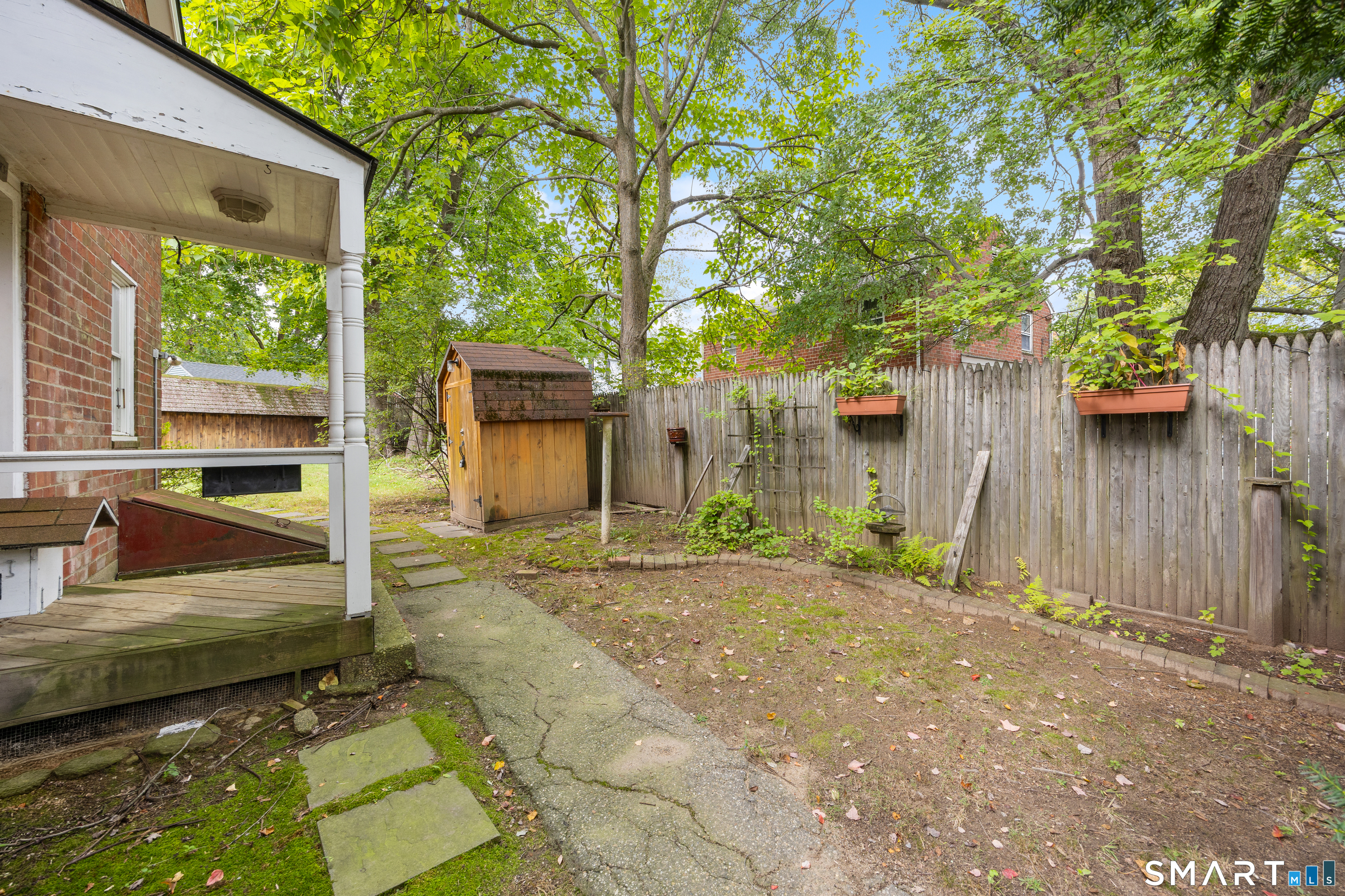 220 Melville Drive photo 21