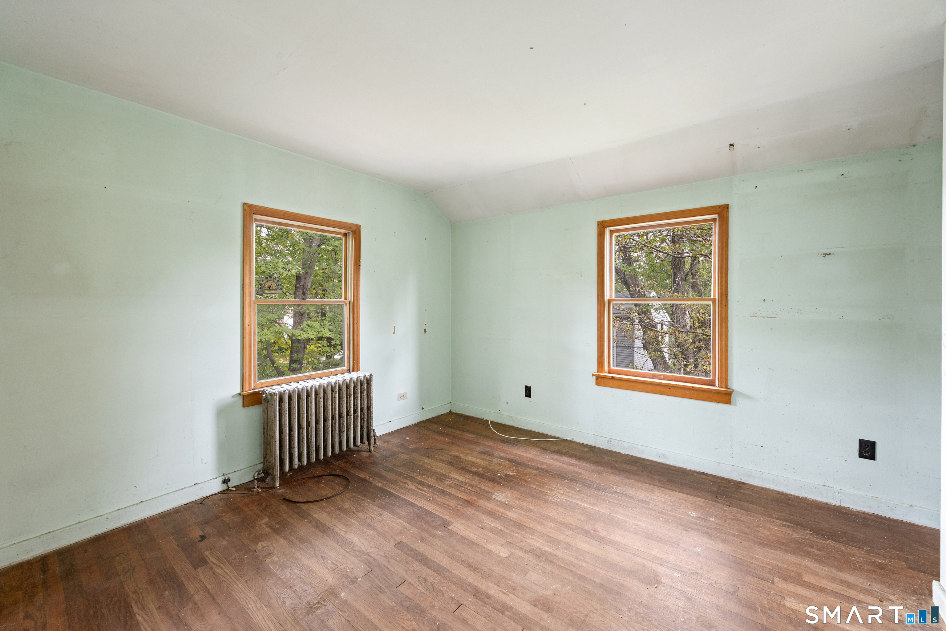 220 Melville Drive photo 16