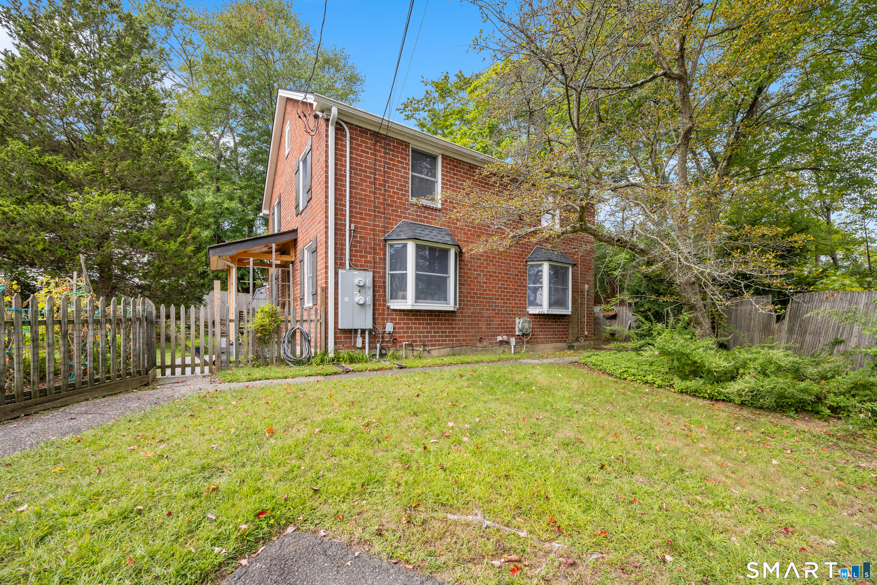 220 Melville Drive photo 19