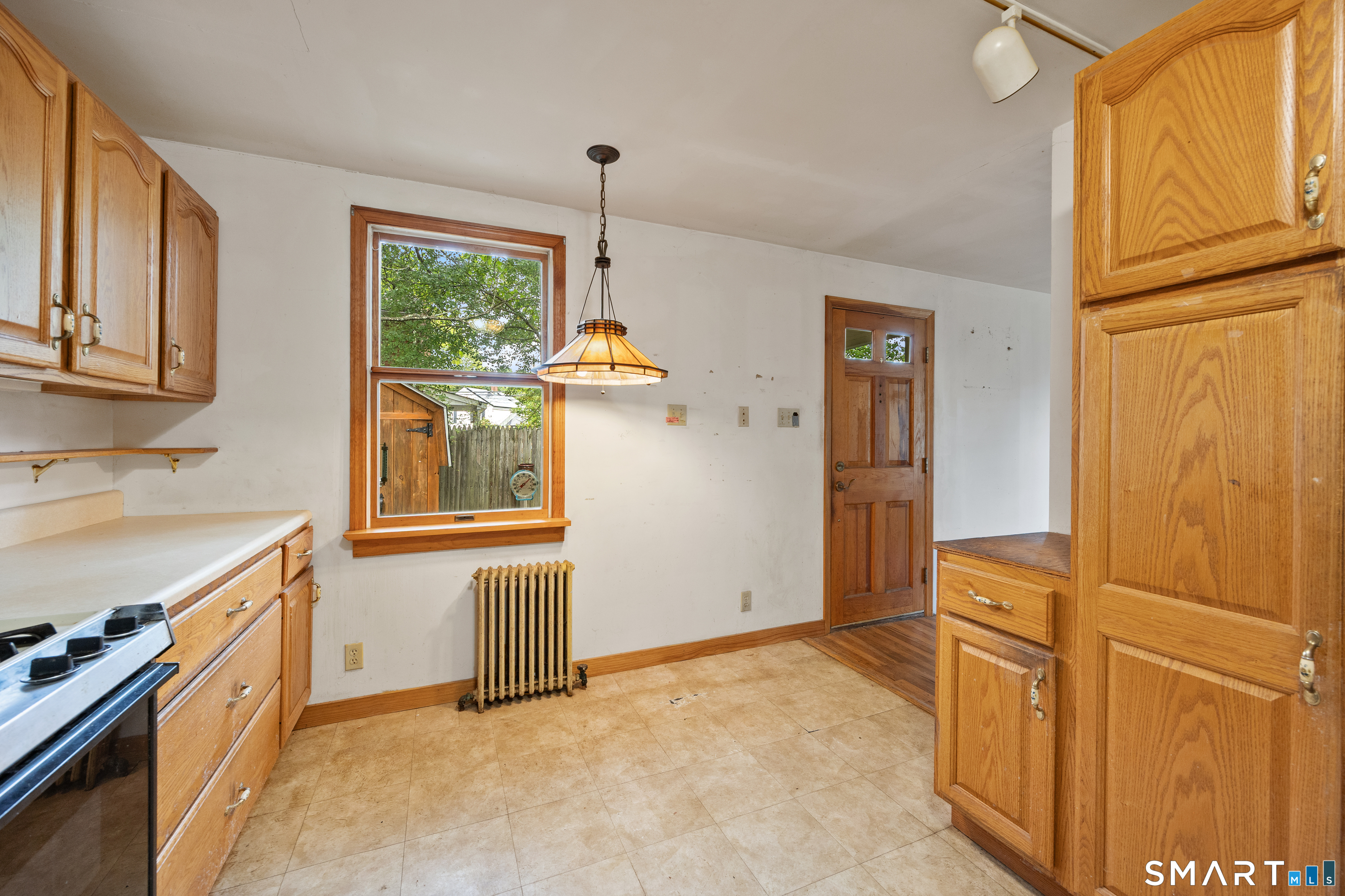 220 Melville Drive photo 11