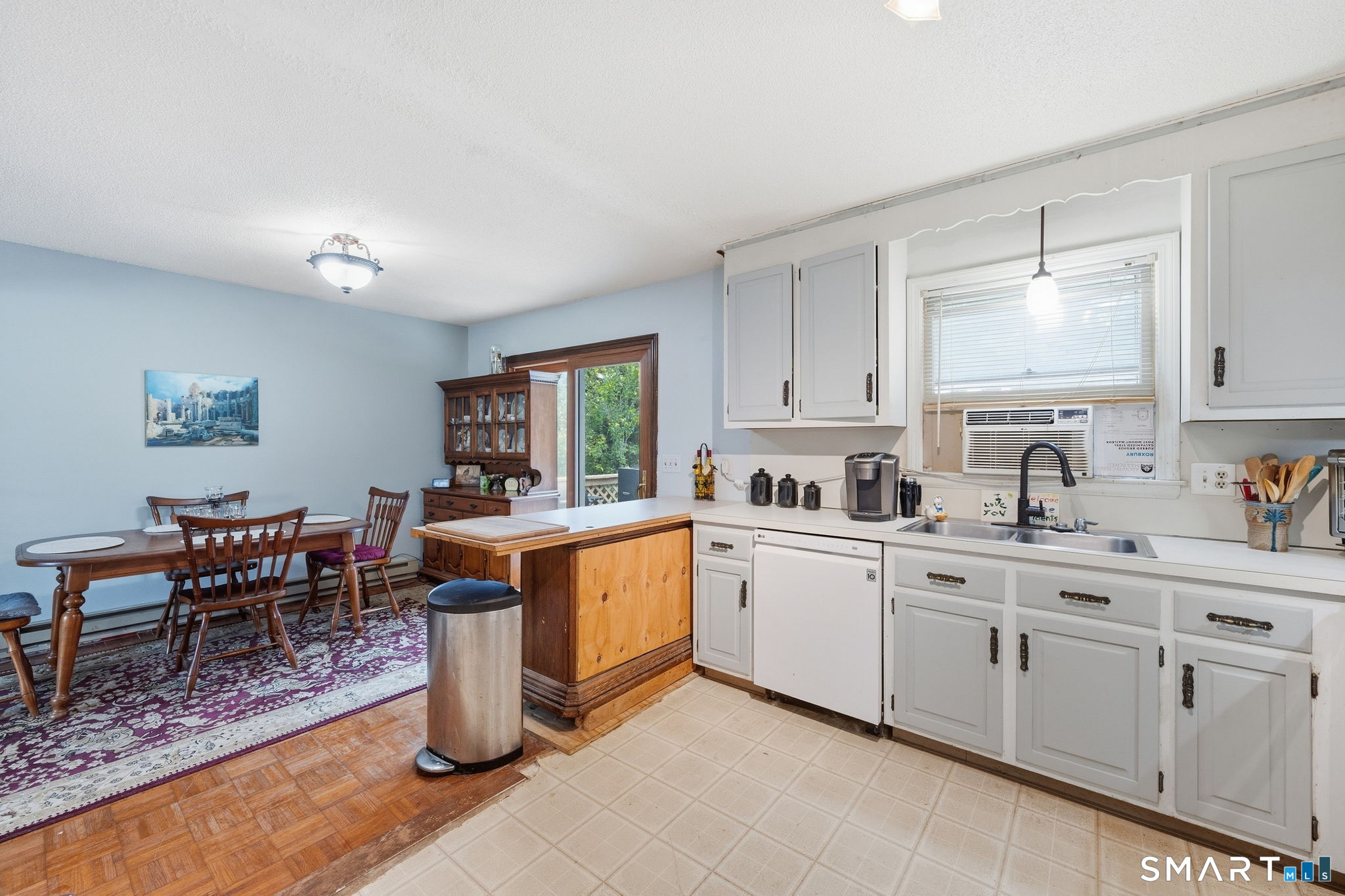 1064 Jerome Avenue photo 14