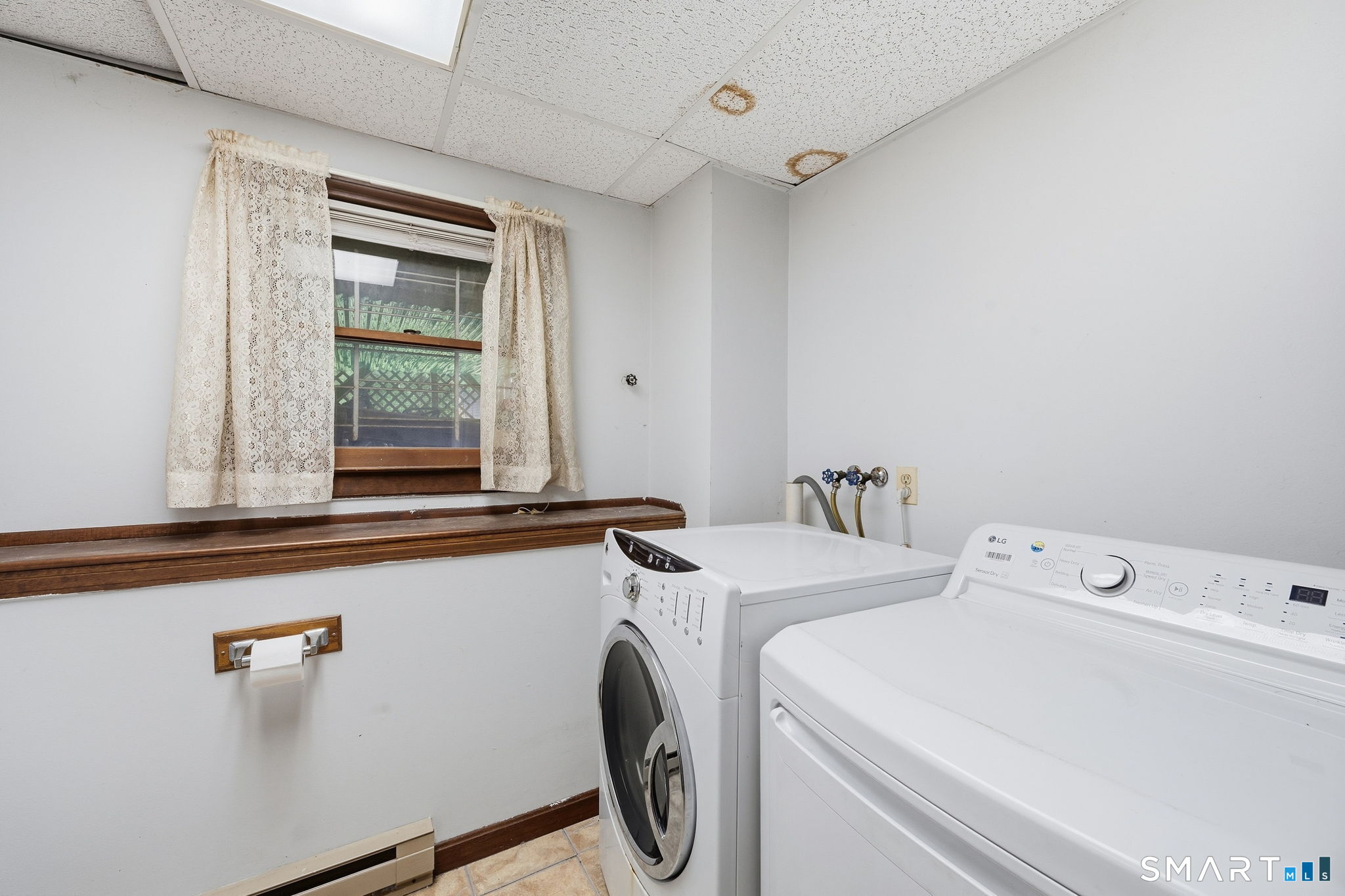 1064 Jerome Avenue photo 29