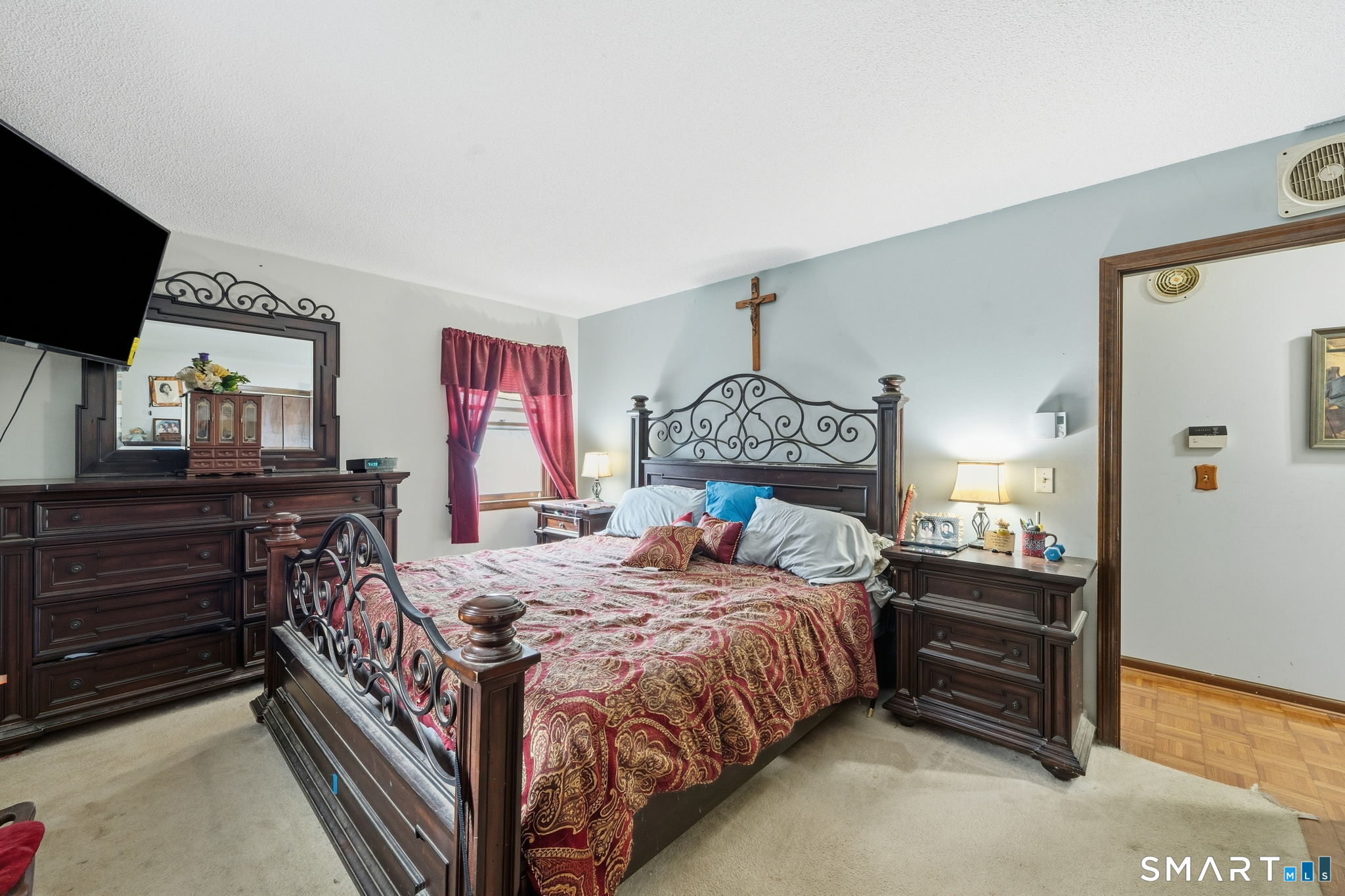 1064 Jerome Avenue photo 16