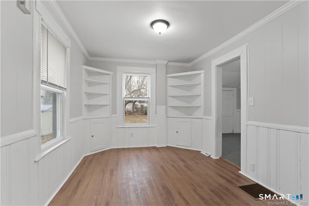 393 Huntington Street photo 2
