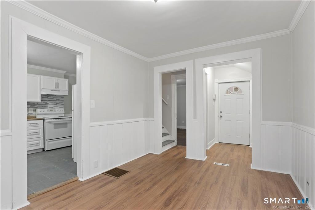 393 Huntington Street photo 4