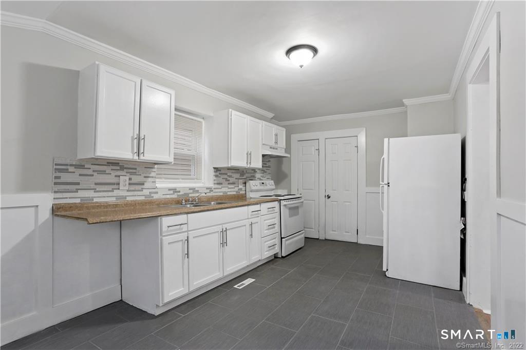 393 Huntington Street photo 6