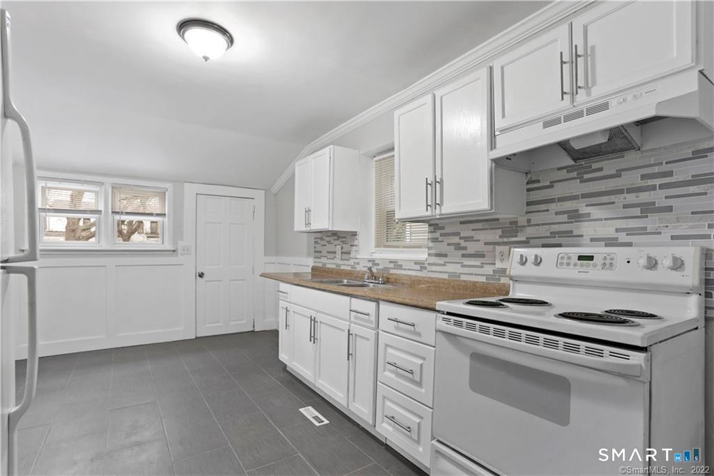 393 Huntington Street photo 9