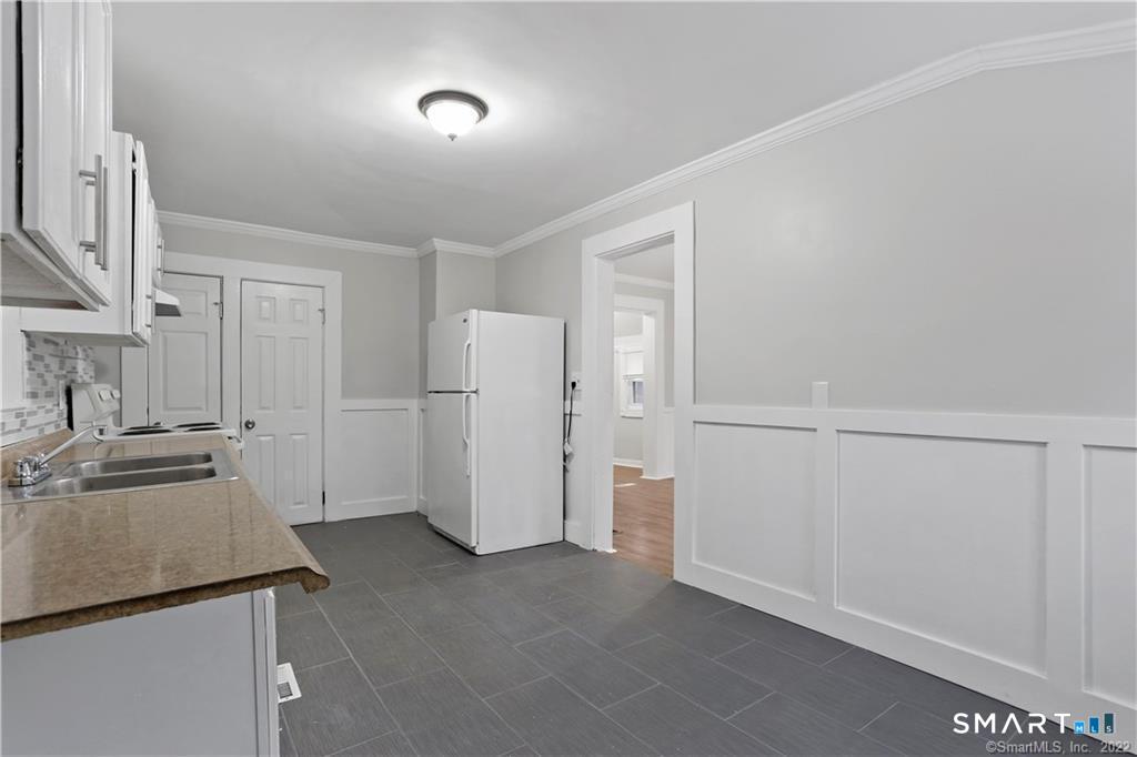 393 Huntington Street photo 10