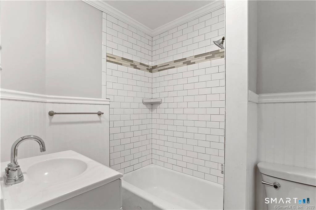 393 Huntington Street photo 20