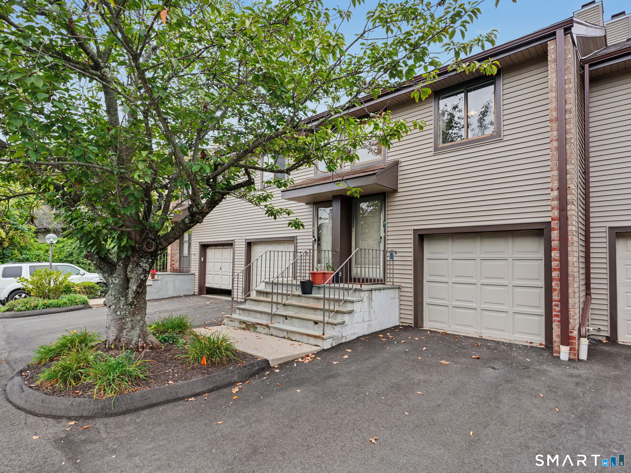 2539 Bedford Street, Unit 34C — photo 1