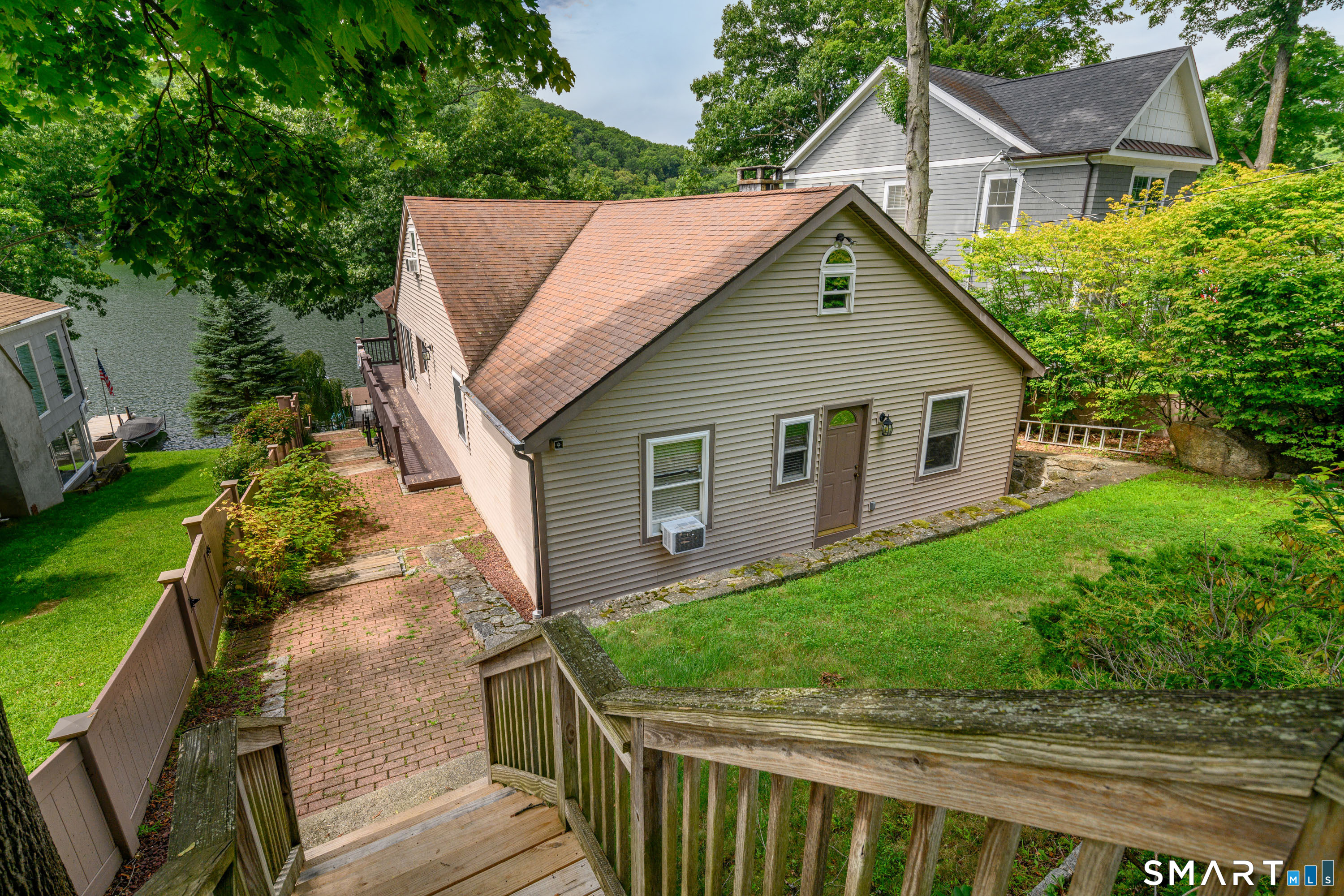 15 Moody Lane photo 36