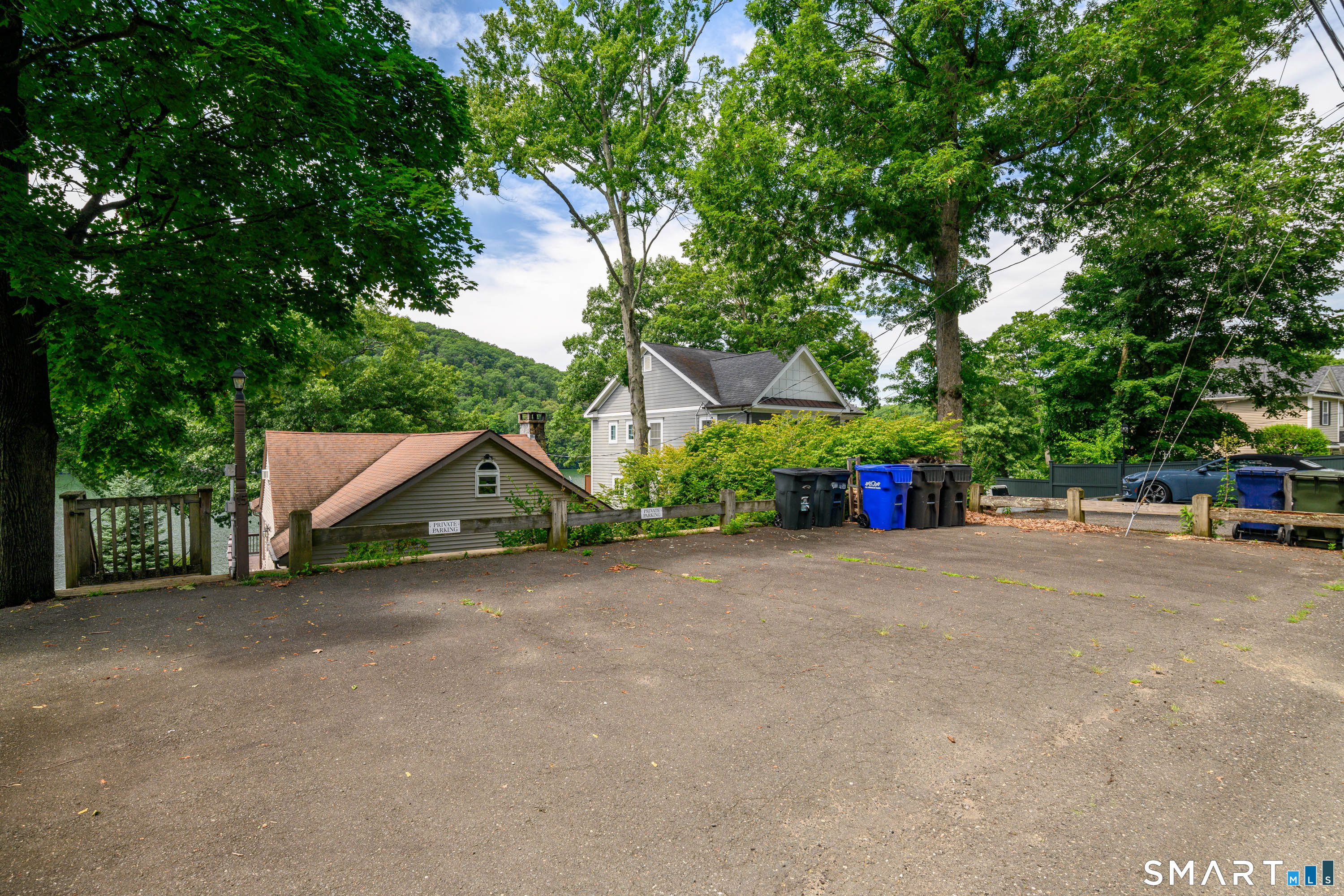 15 Moody Lane photo 37