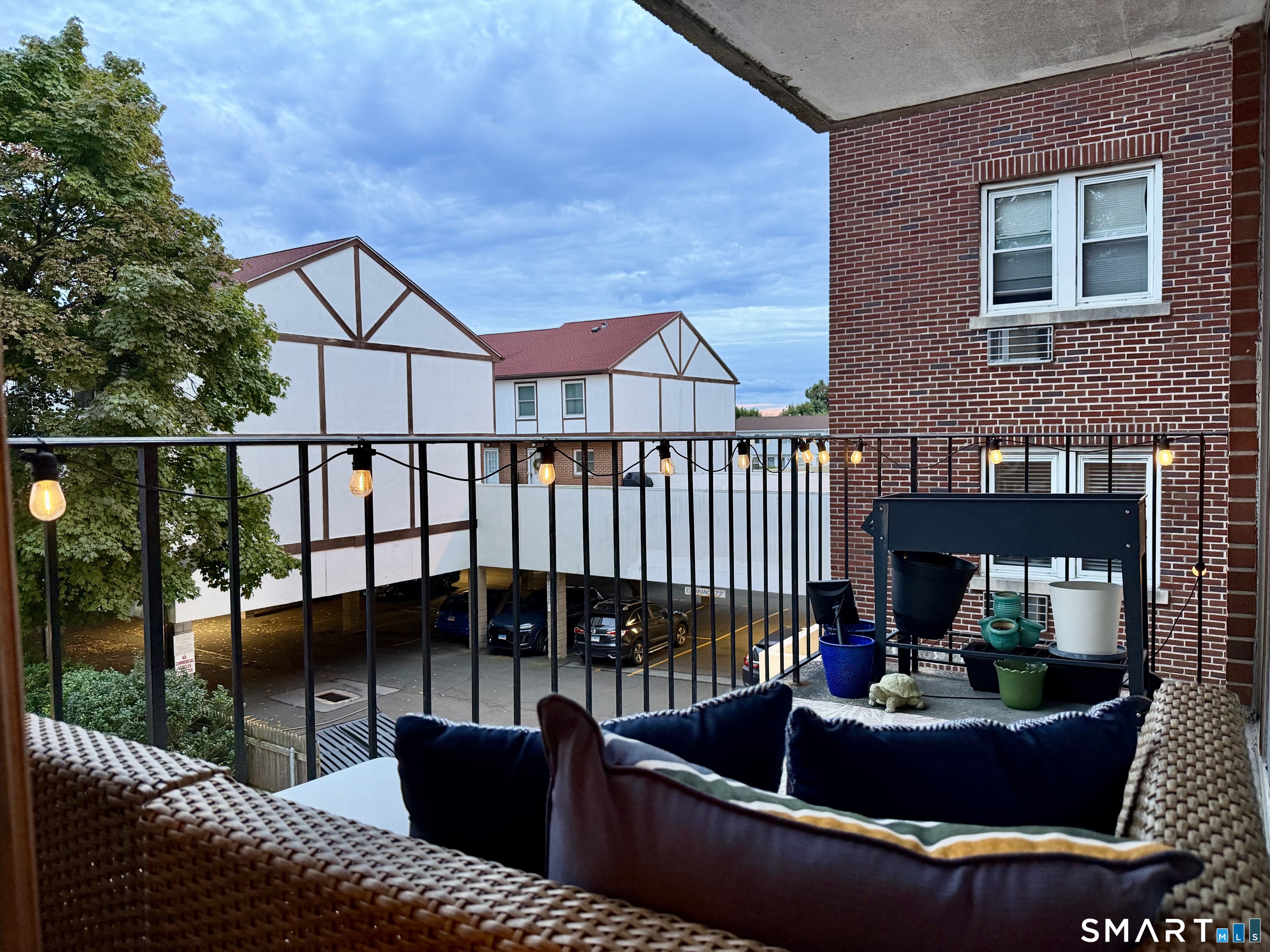 87 Glenbrook Road, Unit 2B — photo 1