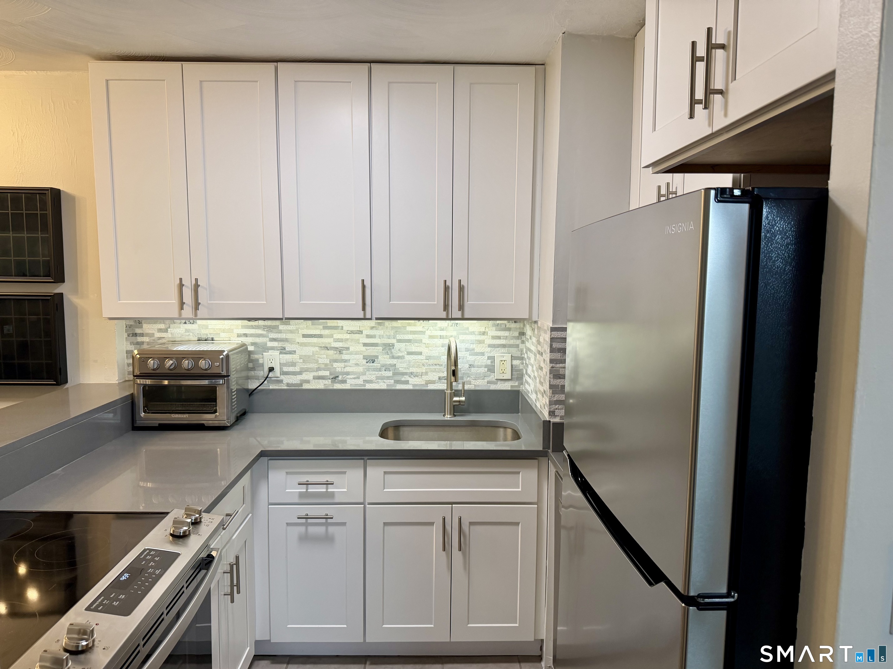 Photo 3 of Condo for sale at 87 Glenbrook Rd #2B, Stamford, CT 06902 | MLS# 24205980 | Listing updated on 2026-10-03
