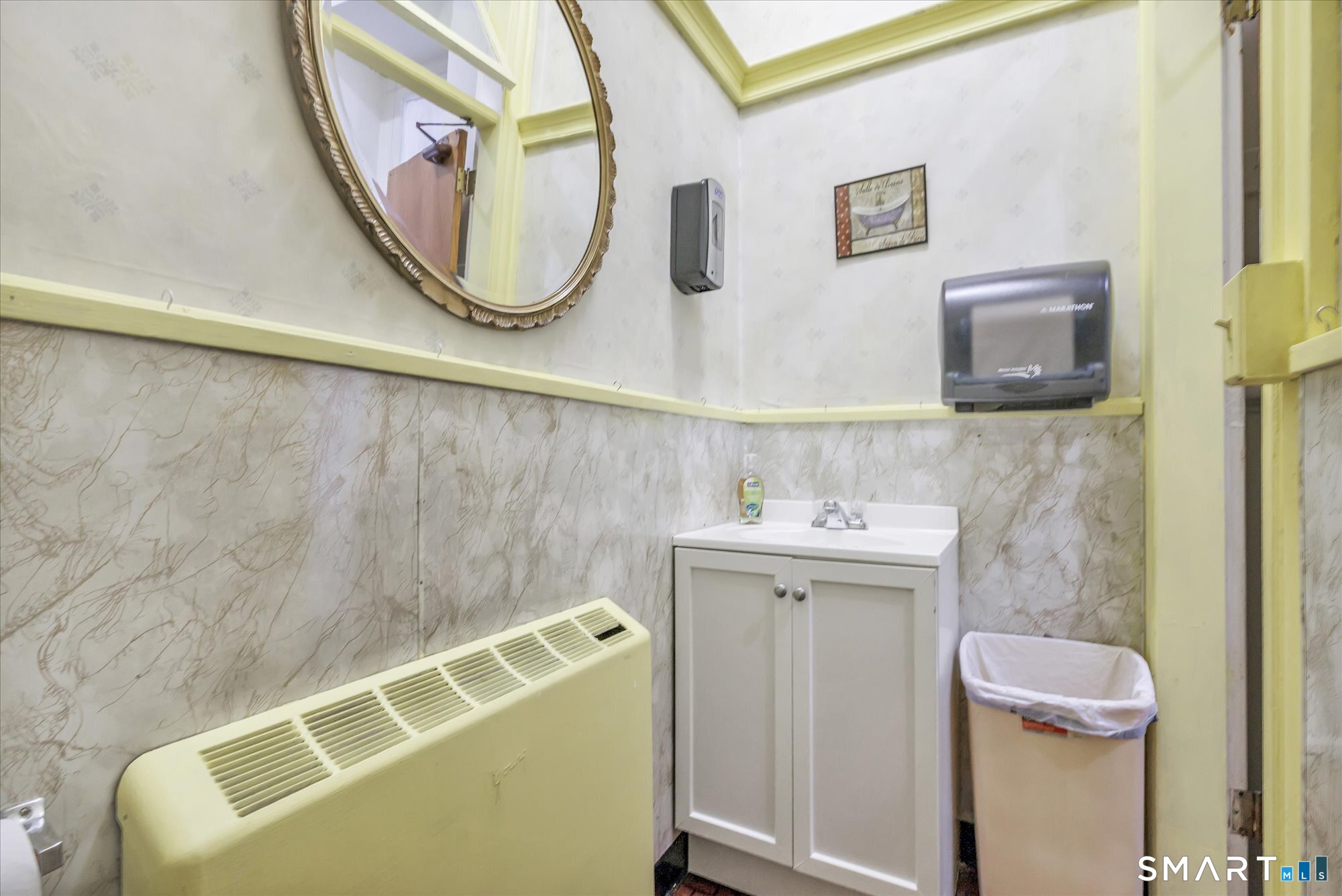 269 Coram Avenue photo 14