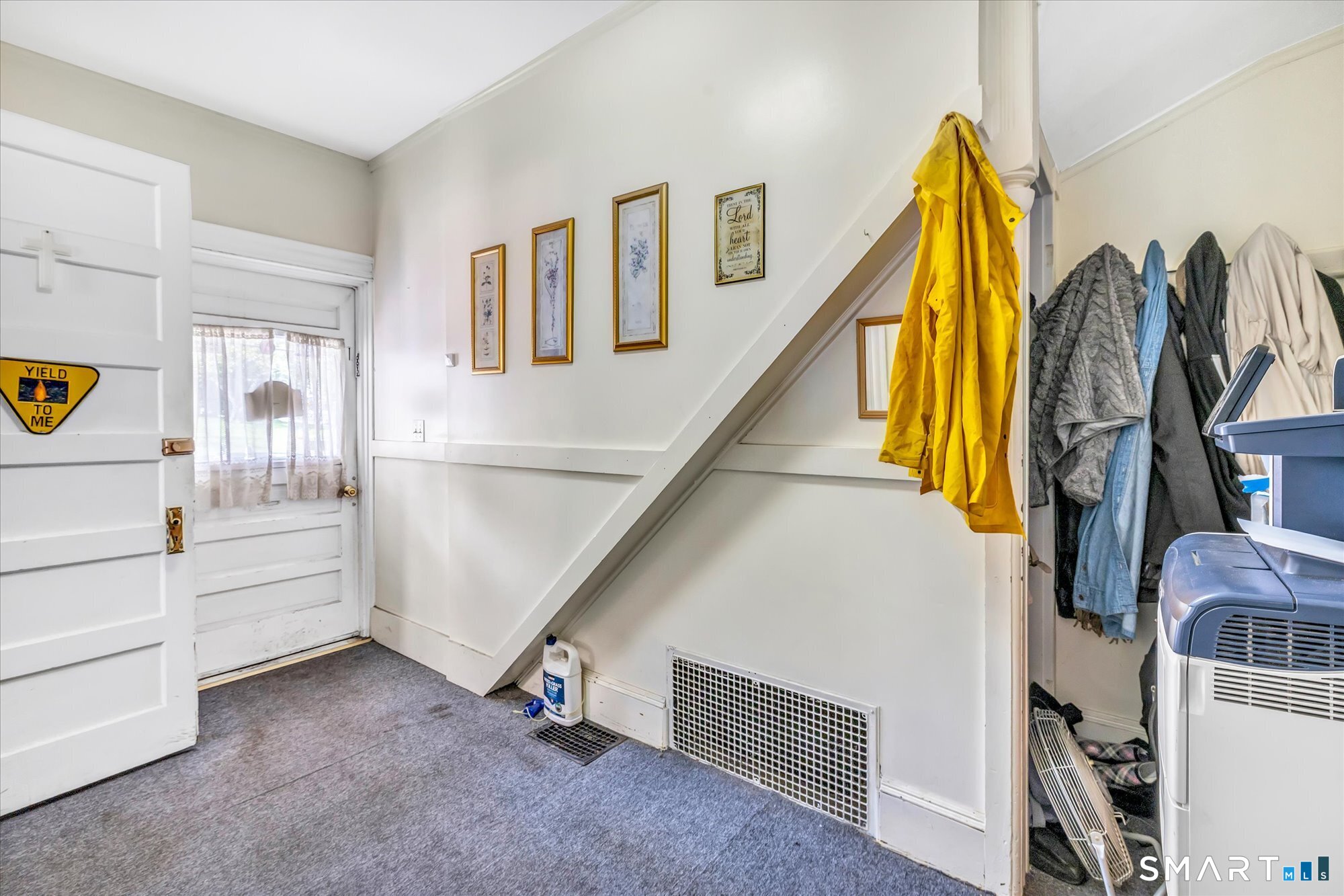 269 Coram Avenue photo 30