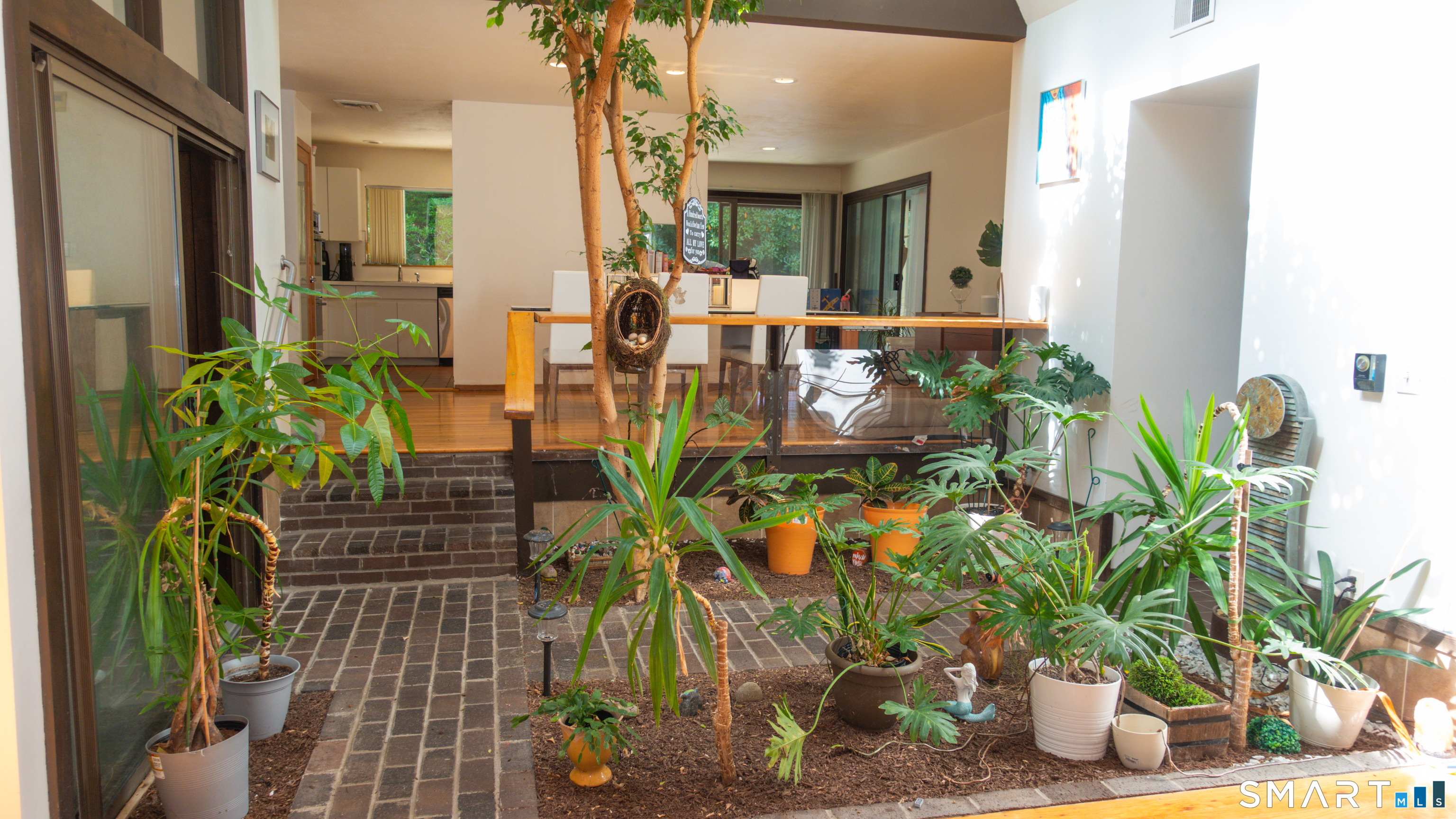 1140 Paradise Avenue photo 23