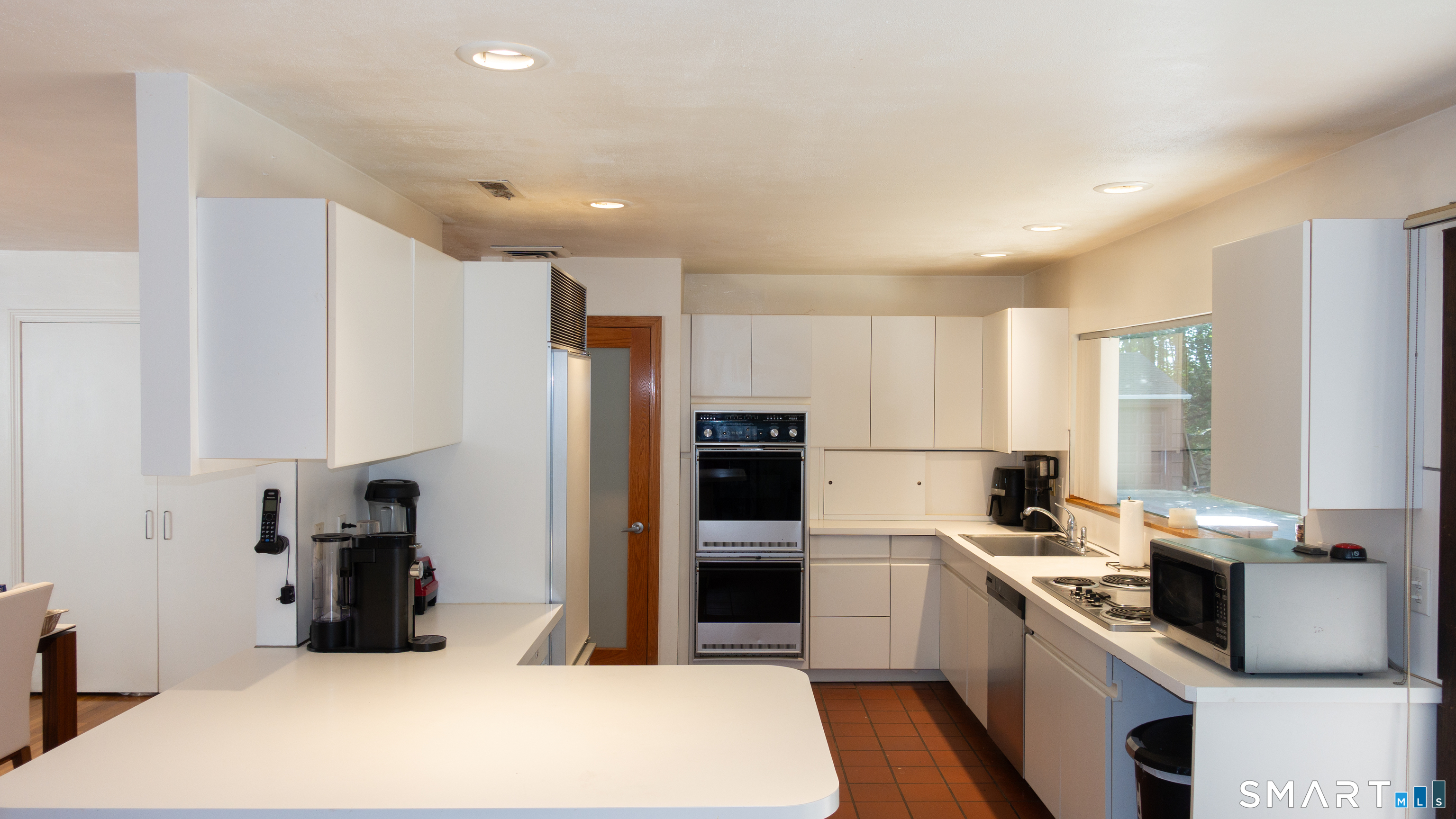 1140 Paradise Avenue photo 27