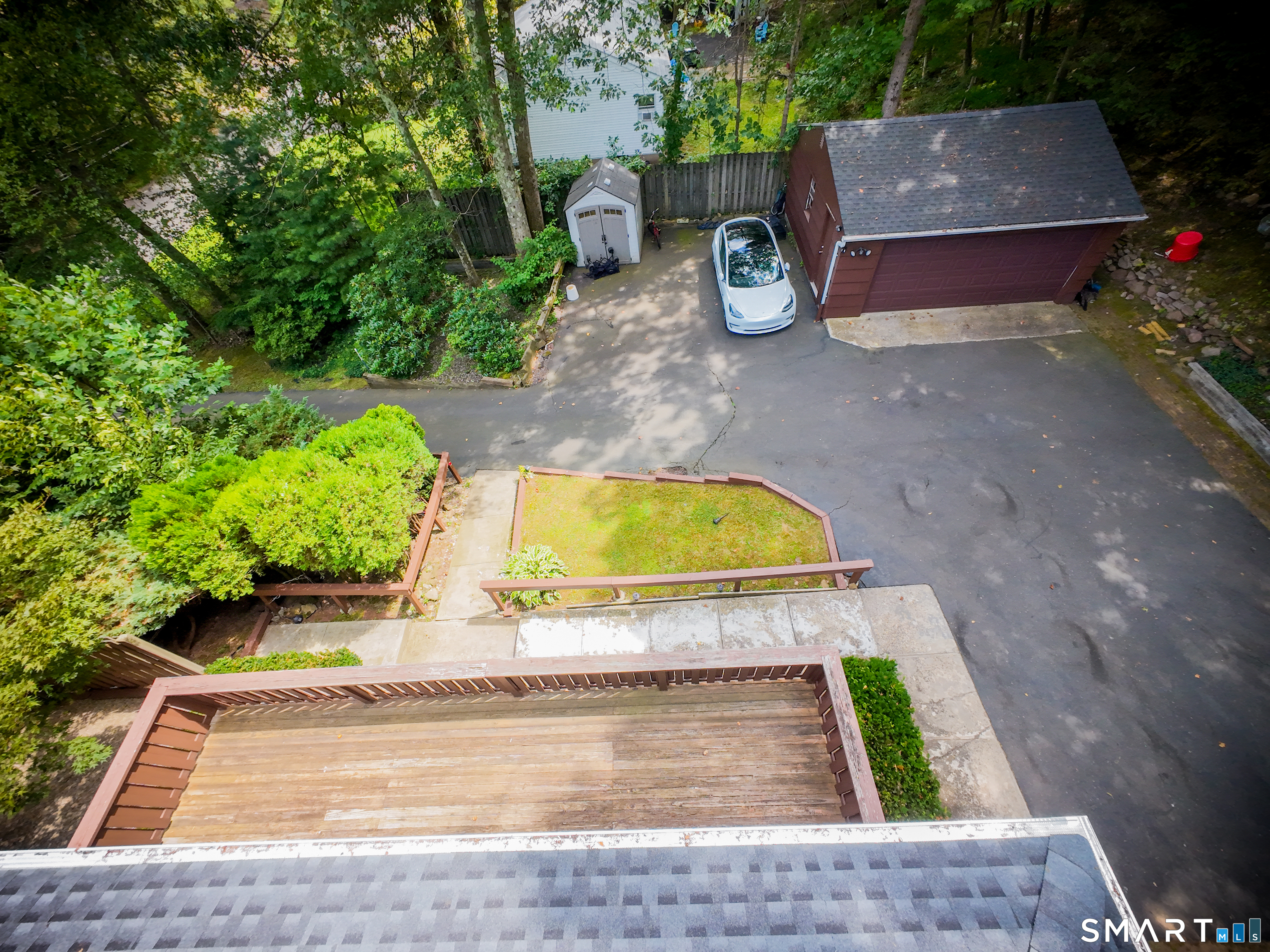 1140 Paradise Avenue photo 11