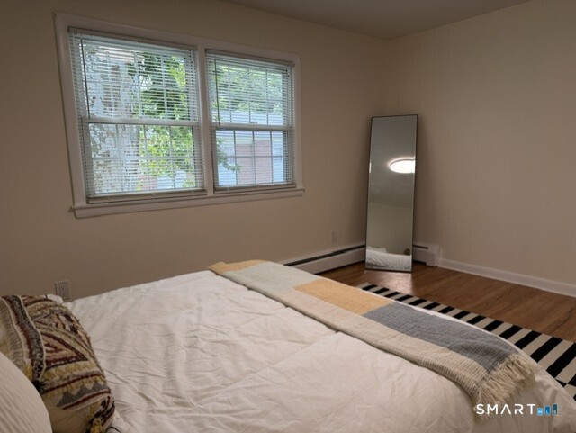 949 Hopmeadow Street photo 10