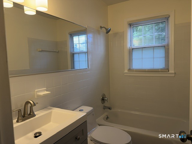 949 Hopmeadow Street photo 12
