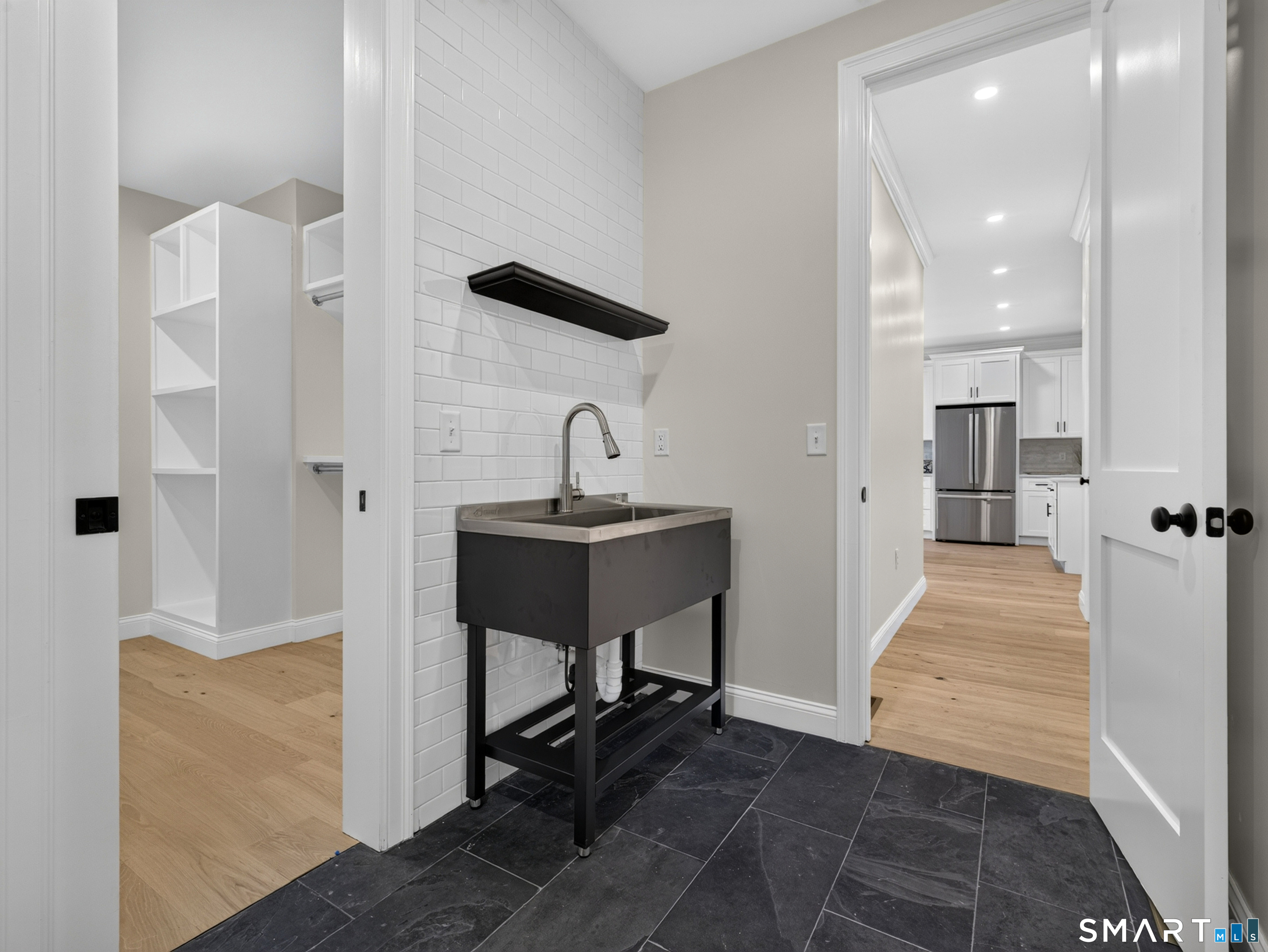 293 Mistuxet Avenue photo 21