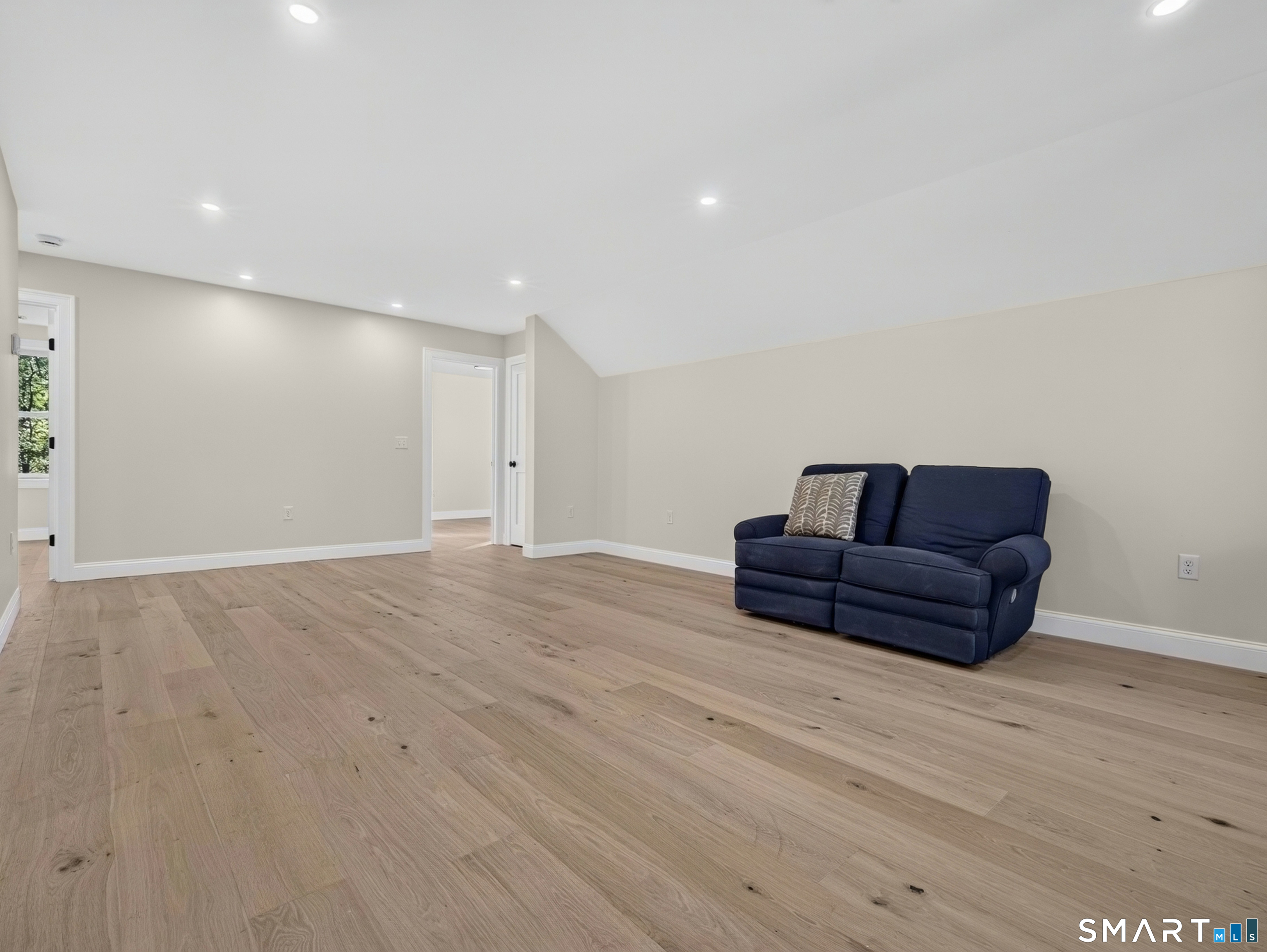 293 Mistuxet Avenue photo 25