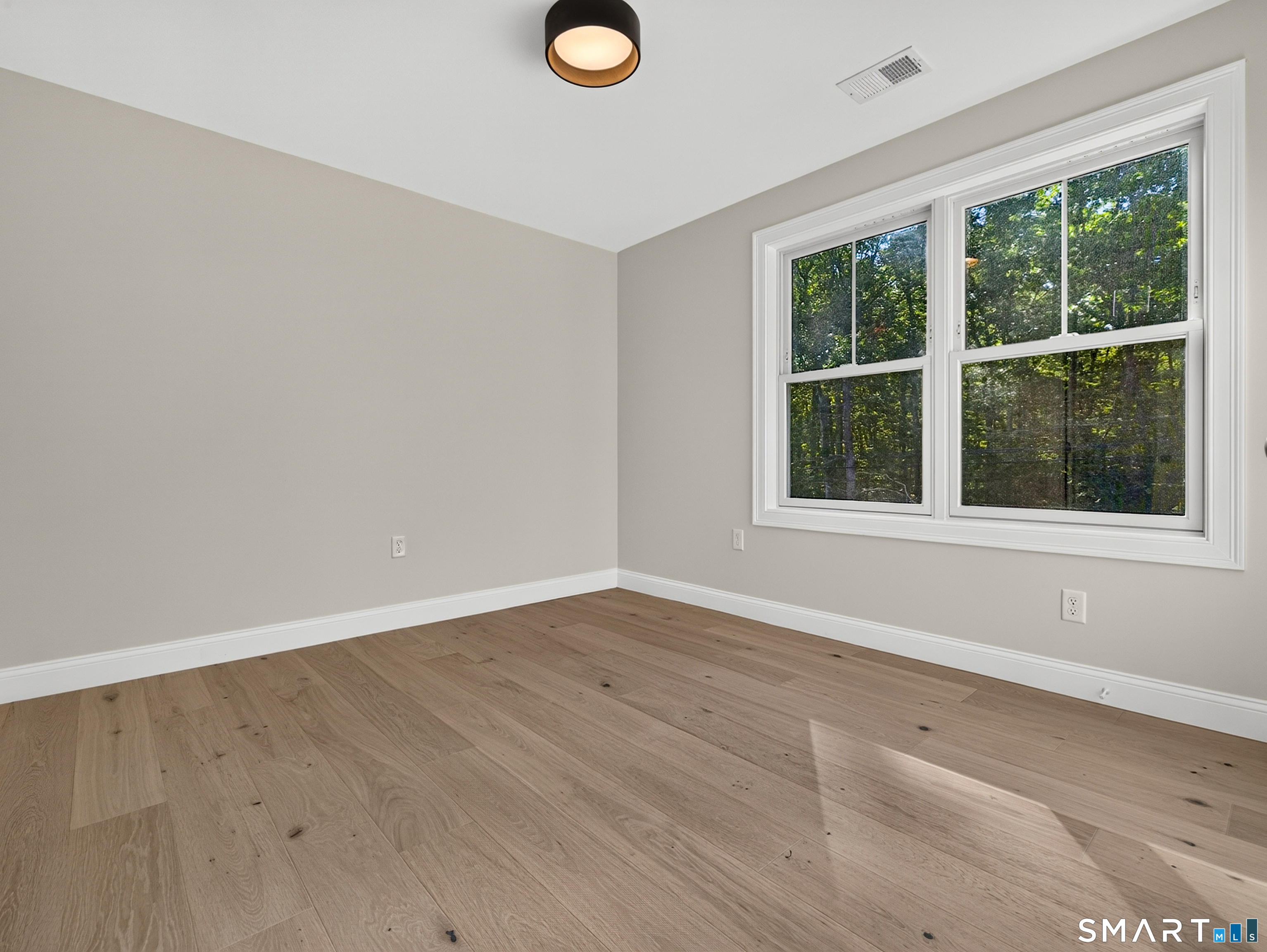 293 Mistuxet Avenue photo 26