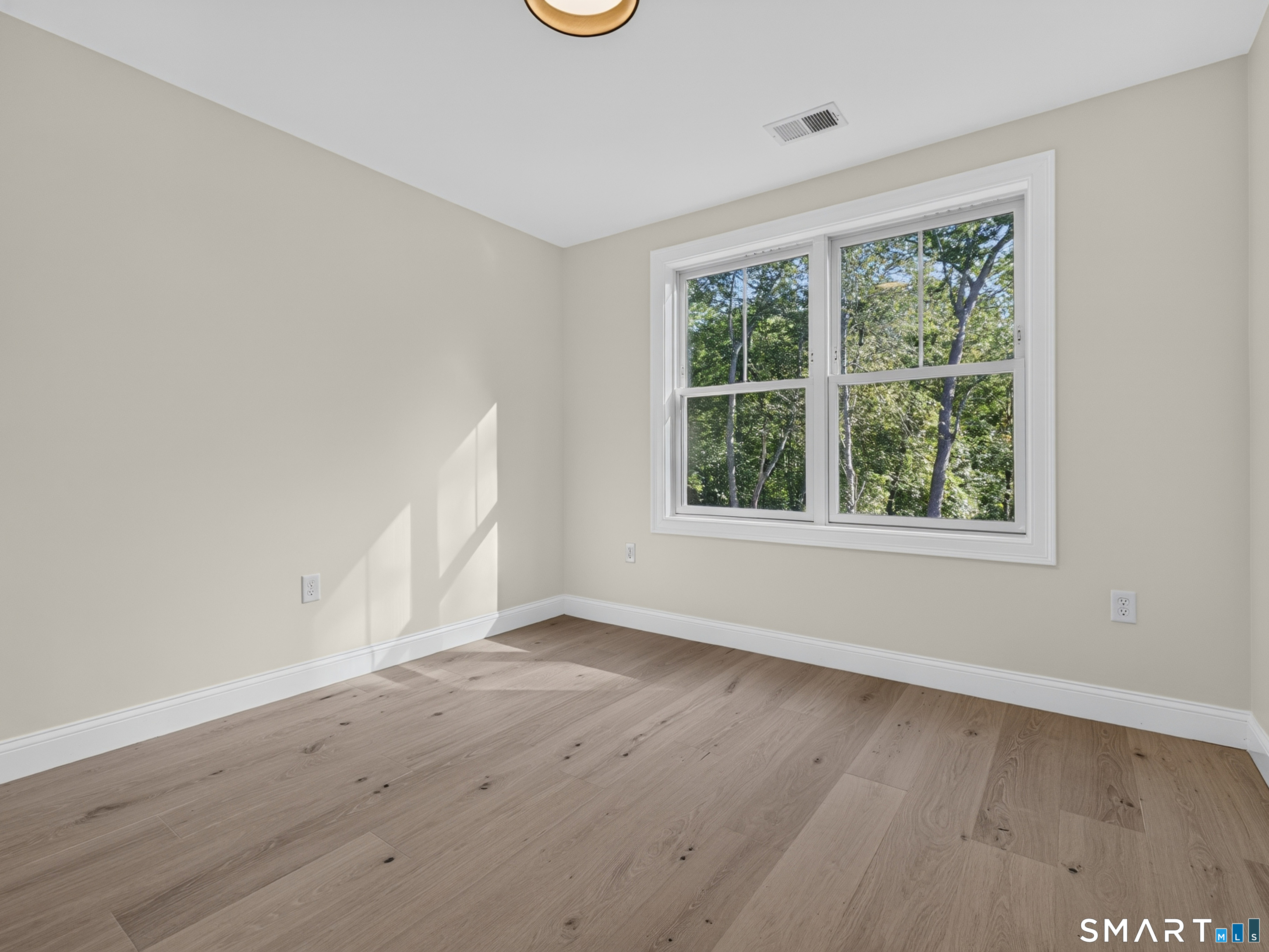 293 Mistuxet Avenue photo 31