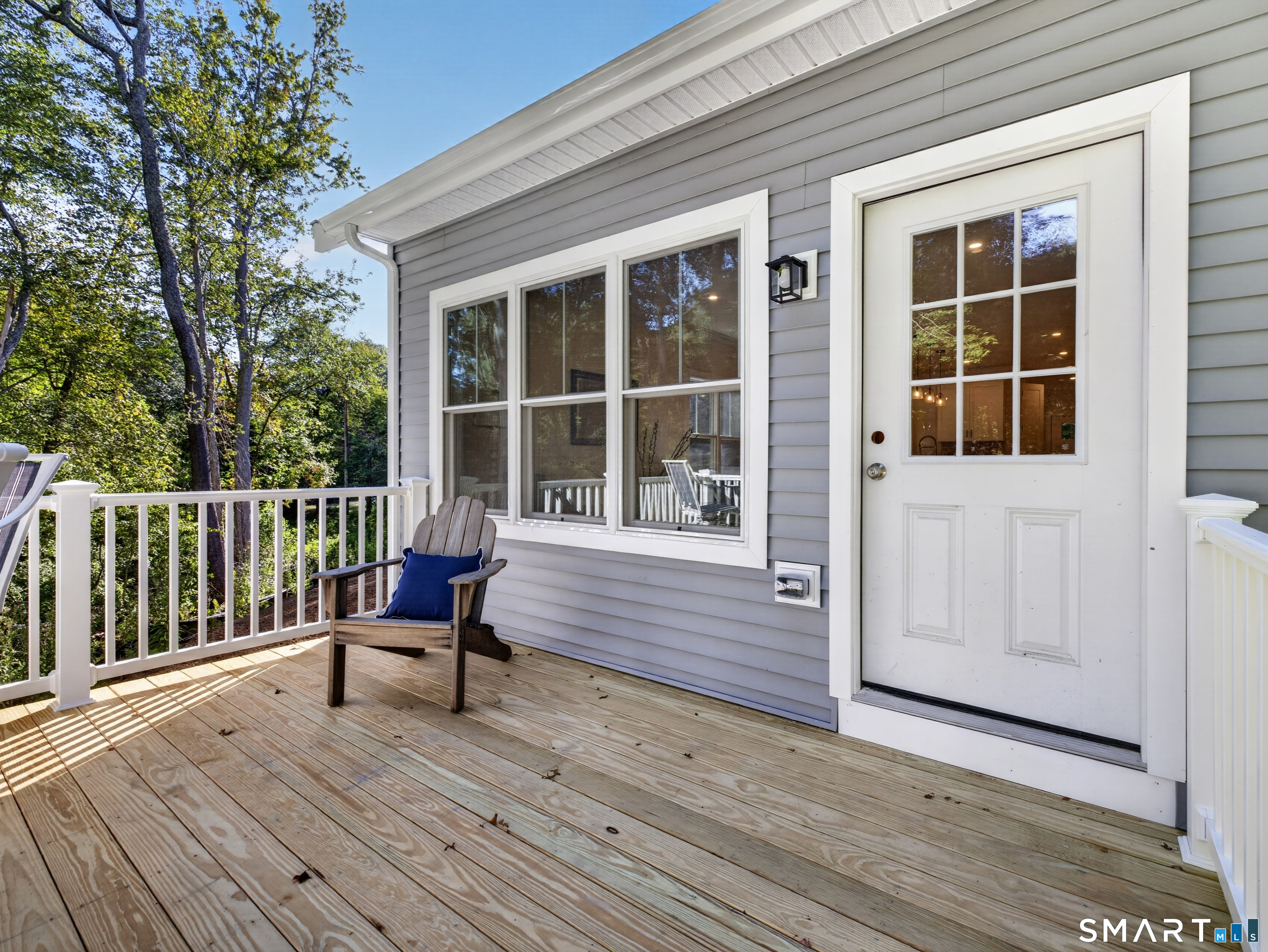 293 Mistuxet Avenue photo 35