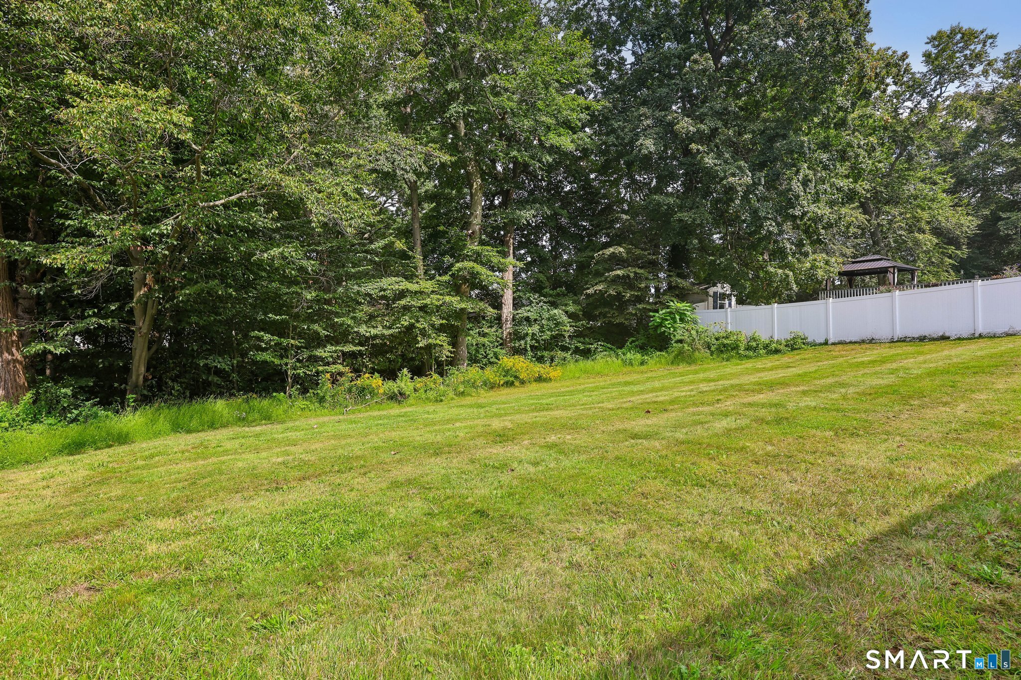 144 Tuttle Drive photo 27