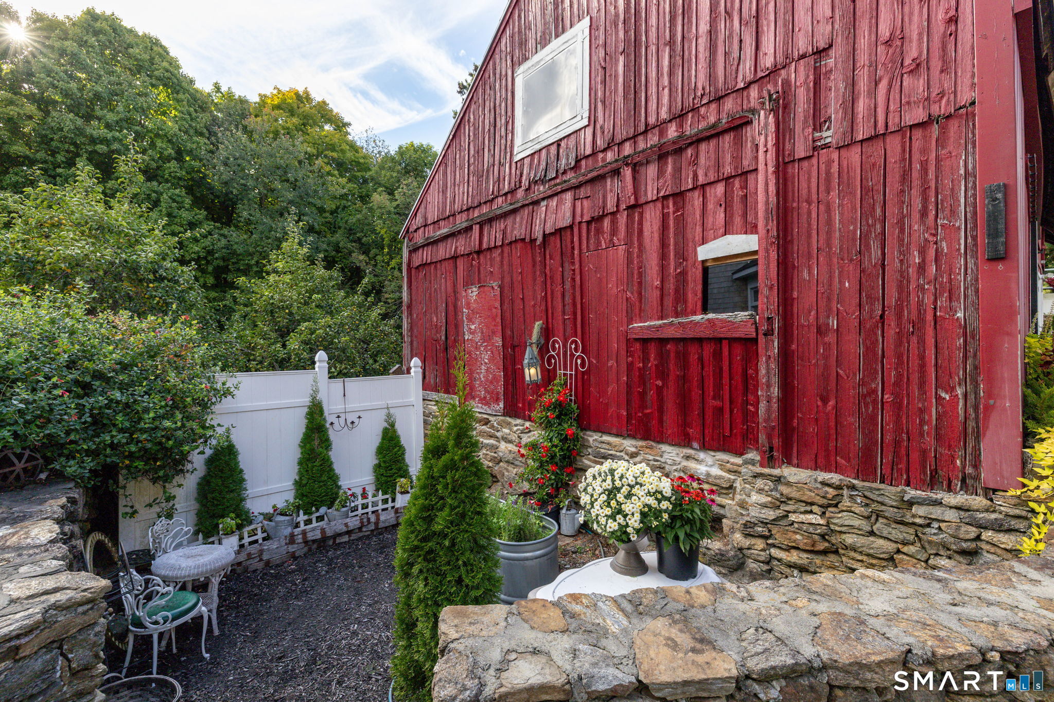 695 Spindle Hill Road photo 34