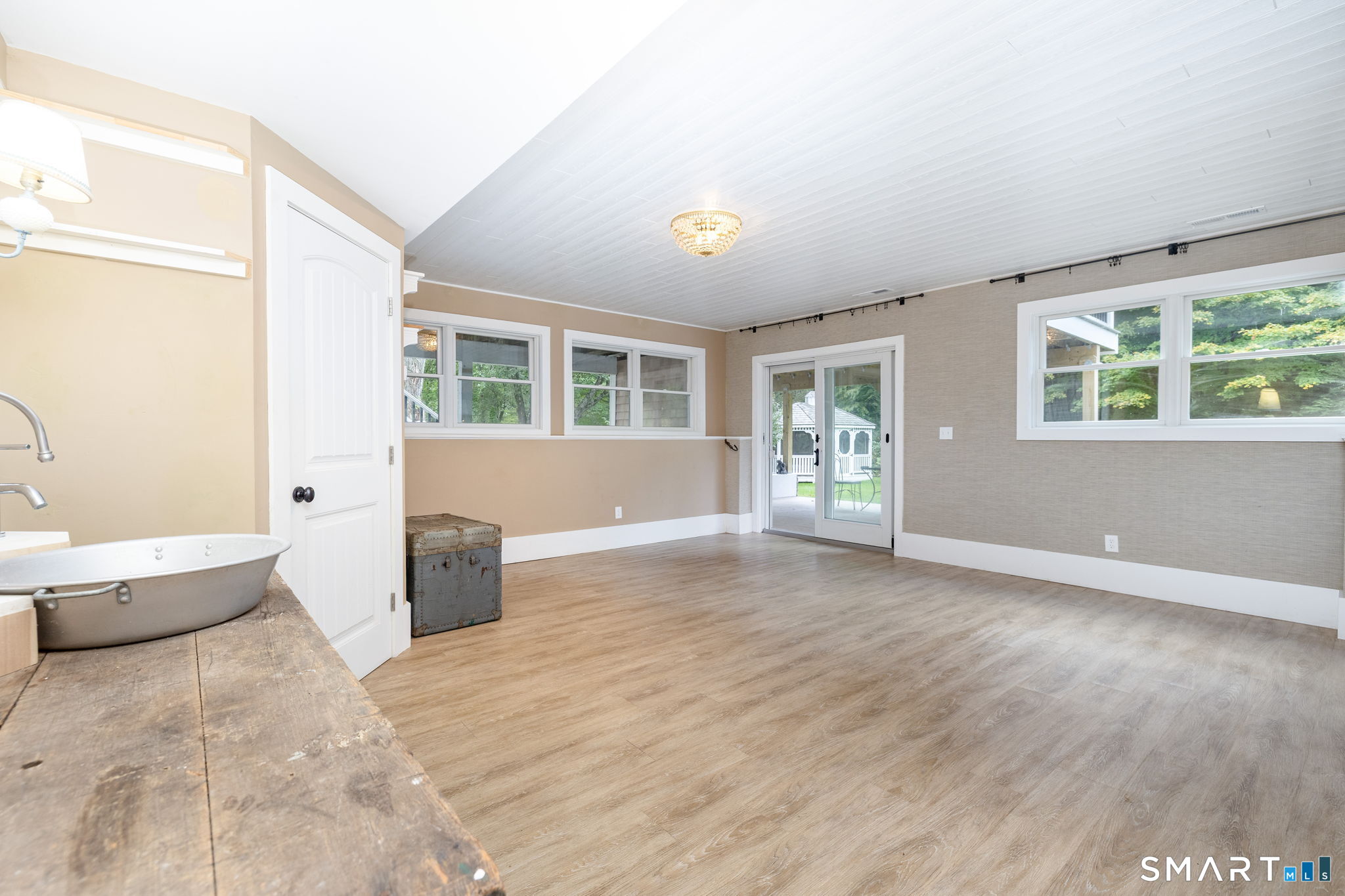 695 Spindle Hill Road photo 28