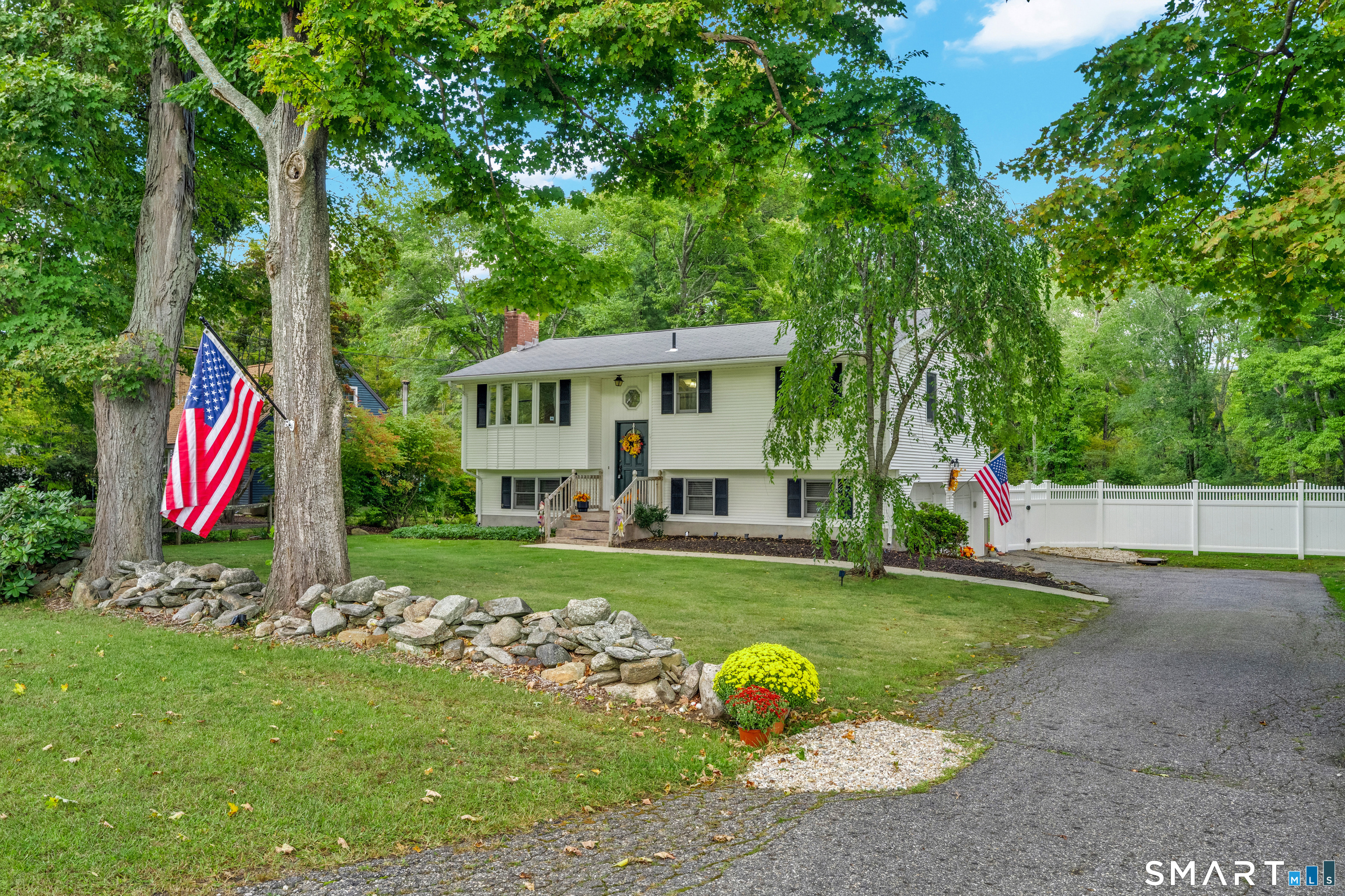 Photo 2 of Single family home for sale at 256 Gilead St, Hebron, CT 06248 | MLS# 24208515 | Listing updated on 2026-09-24