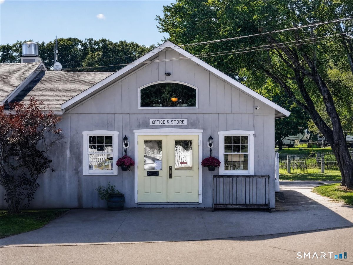 111 River Road photo 4