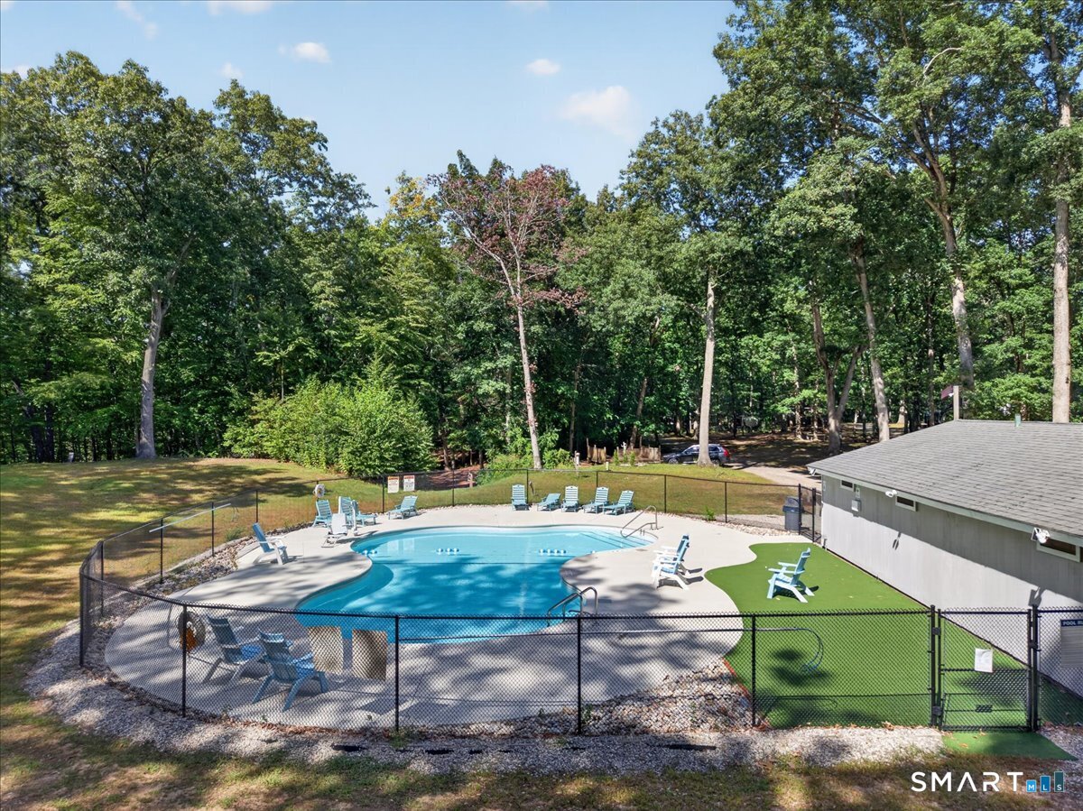 111 River Road photo 9
