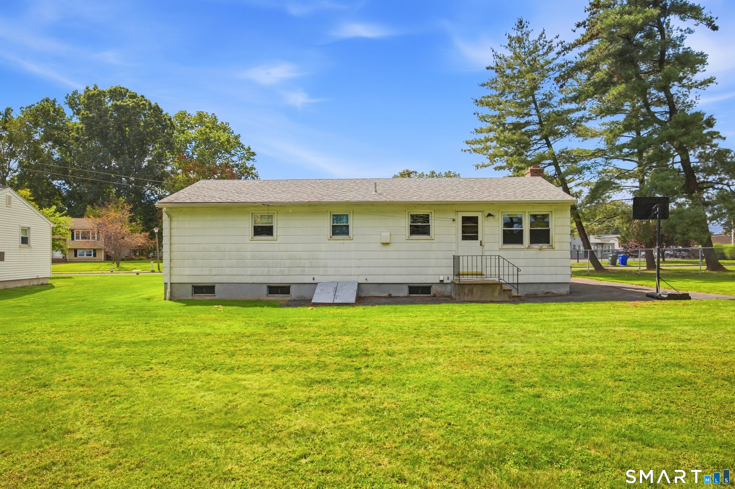 12 Southwood Drive photo 23