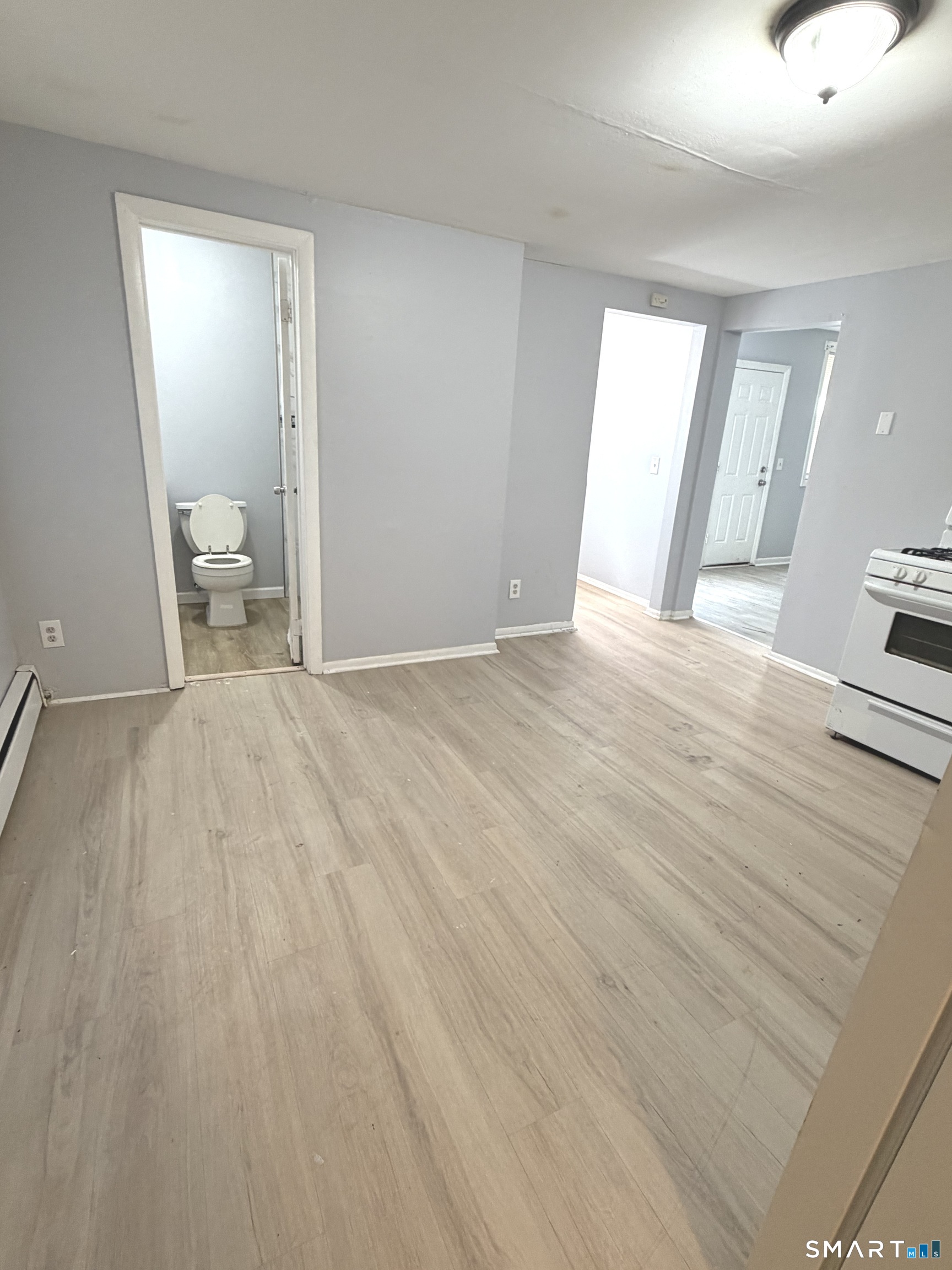 8 Lawrence Street photo 3