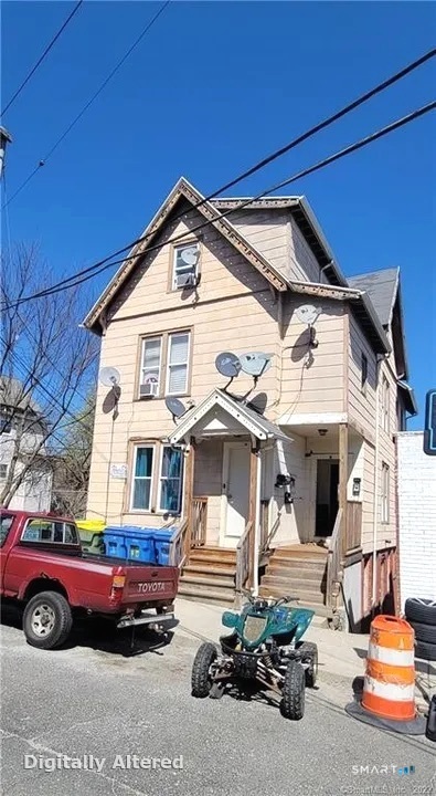 8 Lawrence Street