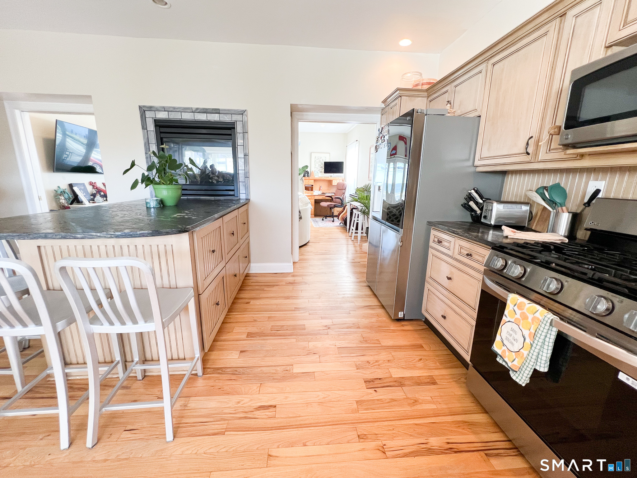 712 East Broadway photo 9