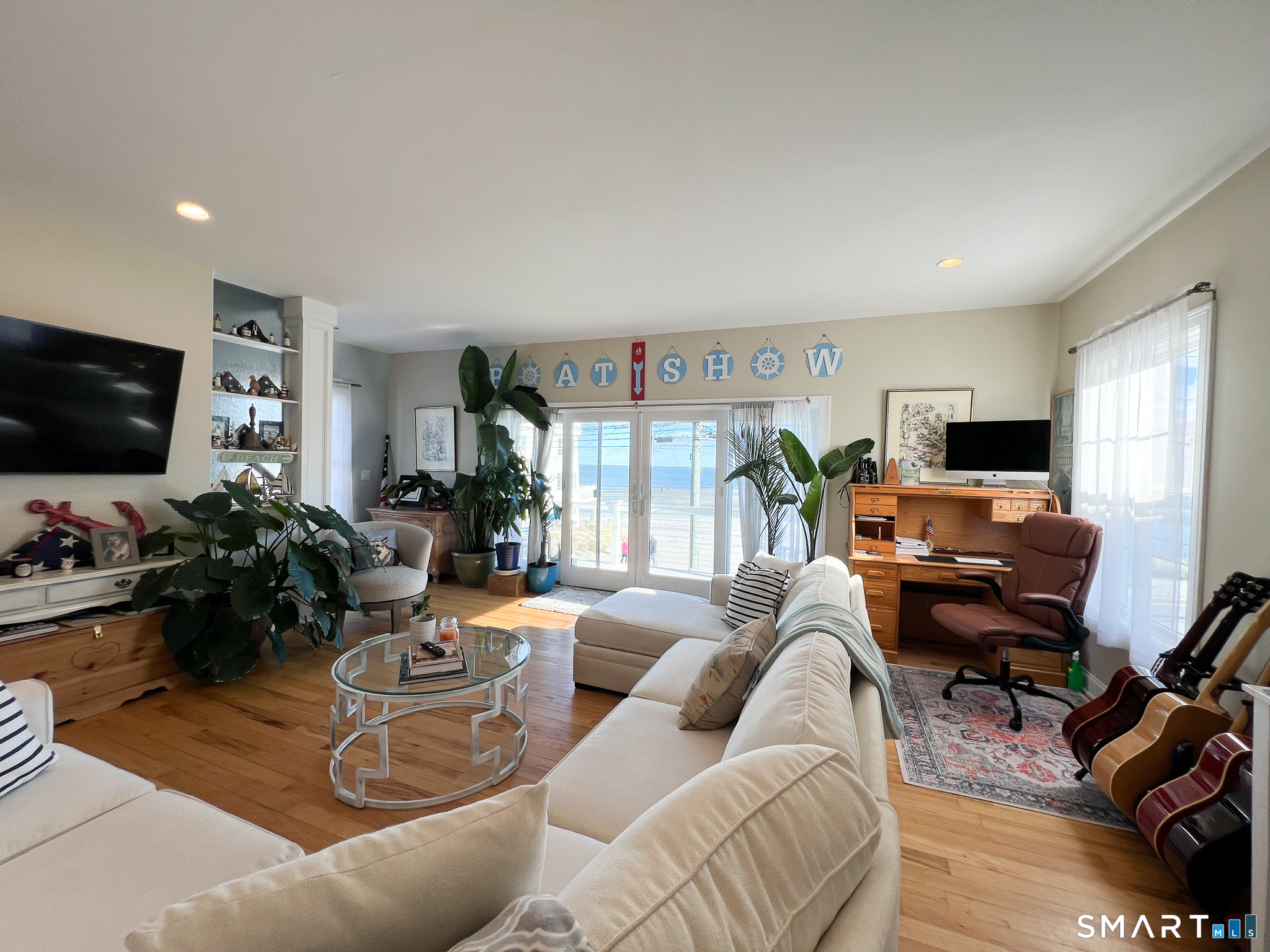712 East Broadway photo 2