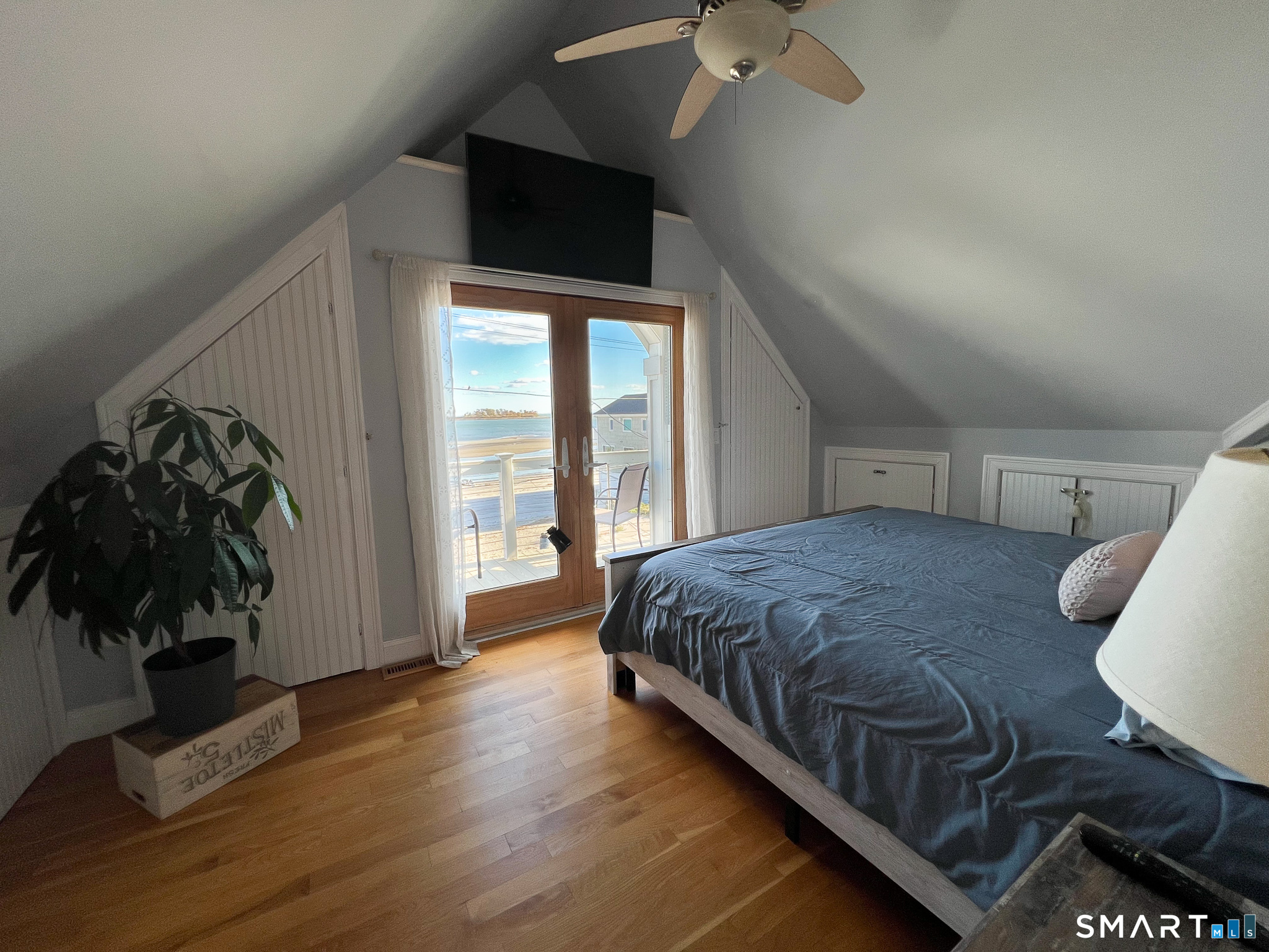 712 East Broadway photo 11