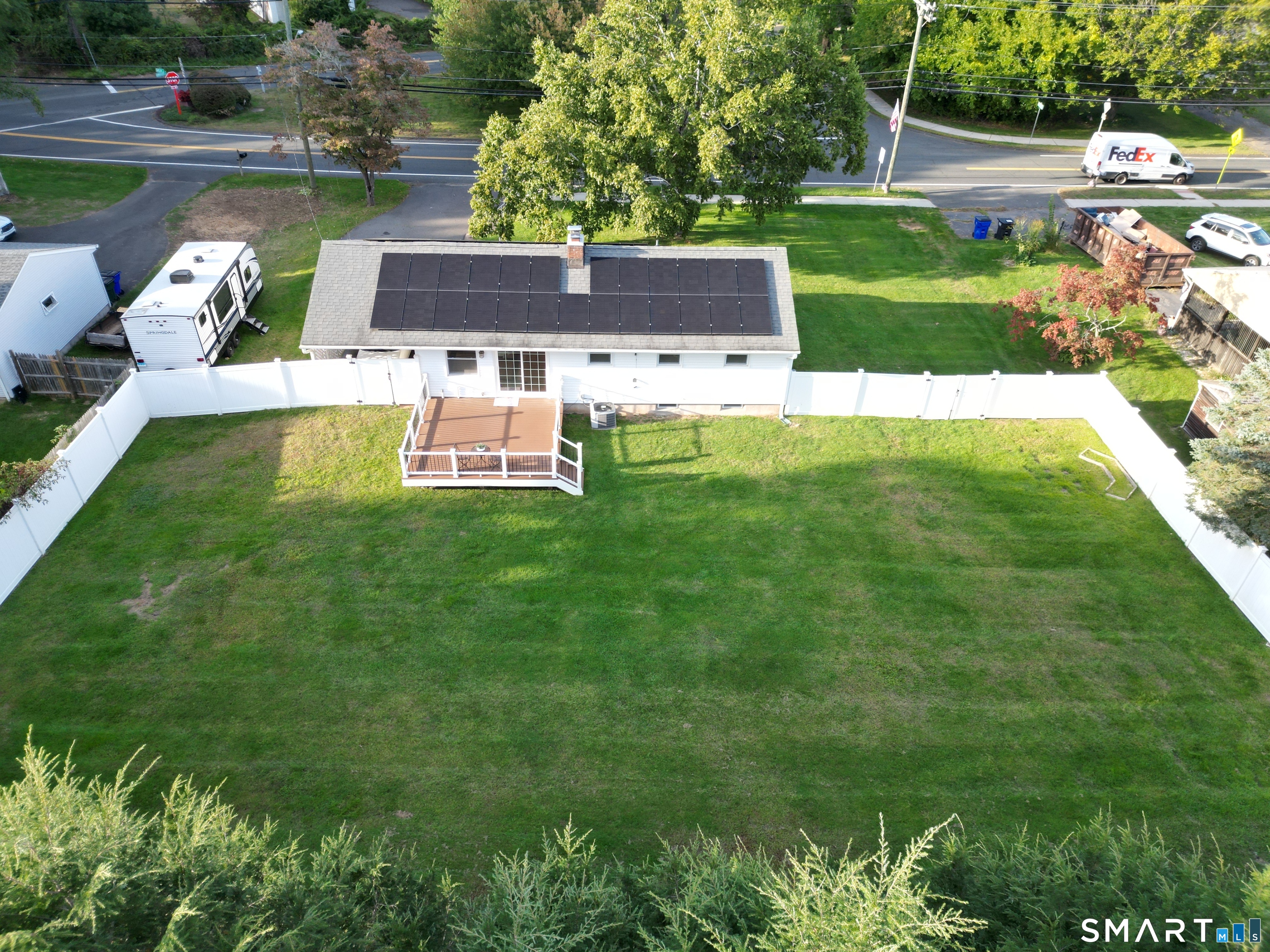 81 Elm Street photo 37